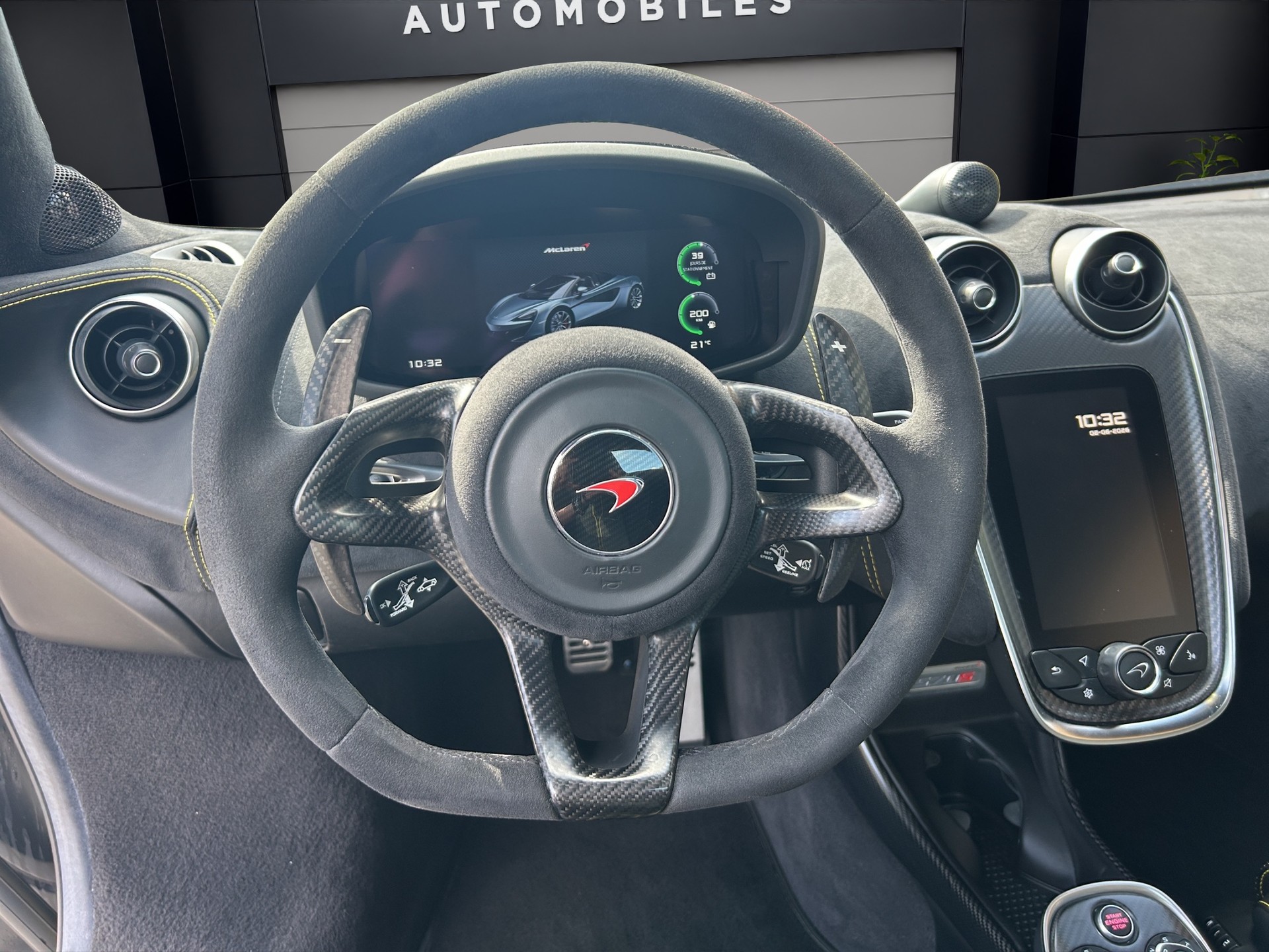 McLAREN 570S Spider 3.8 V8 SSG-image-11
