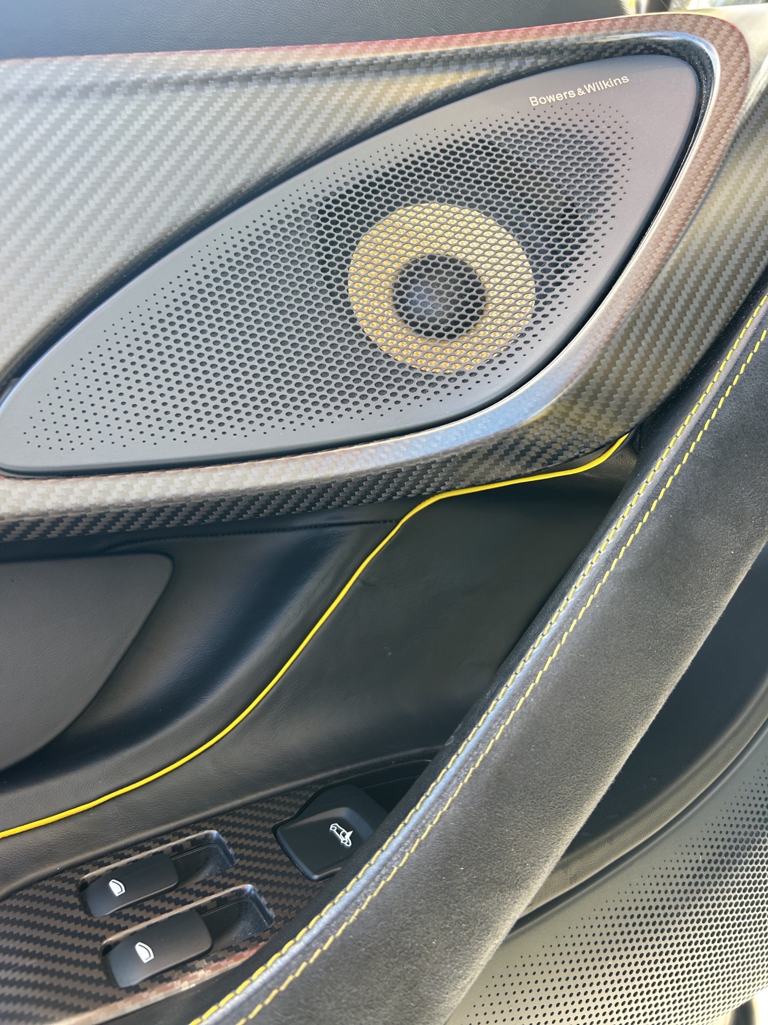 McLAREN 570S Spider 3.8 V8 SSG-image-15