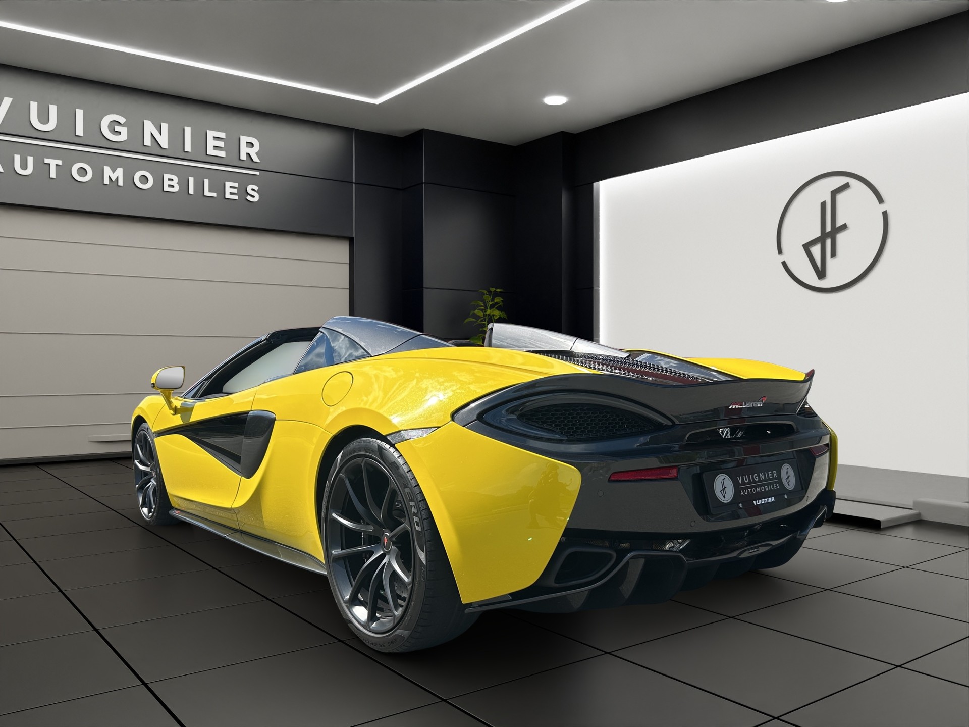 McLAREN 570S Spider 3.8 V8 SSG-image-3