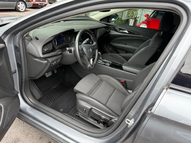 OPEL Insignia 1.6 CDTI Sports Tourer Excellence Automatic-image-7