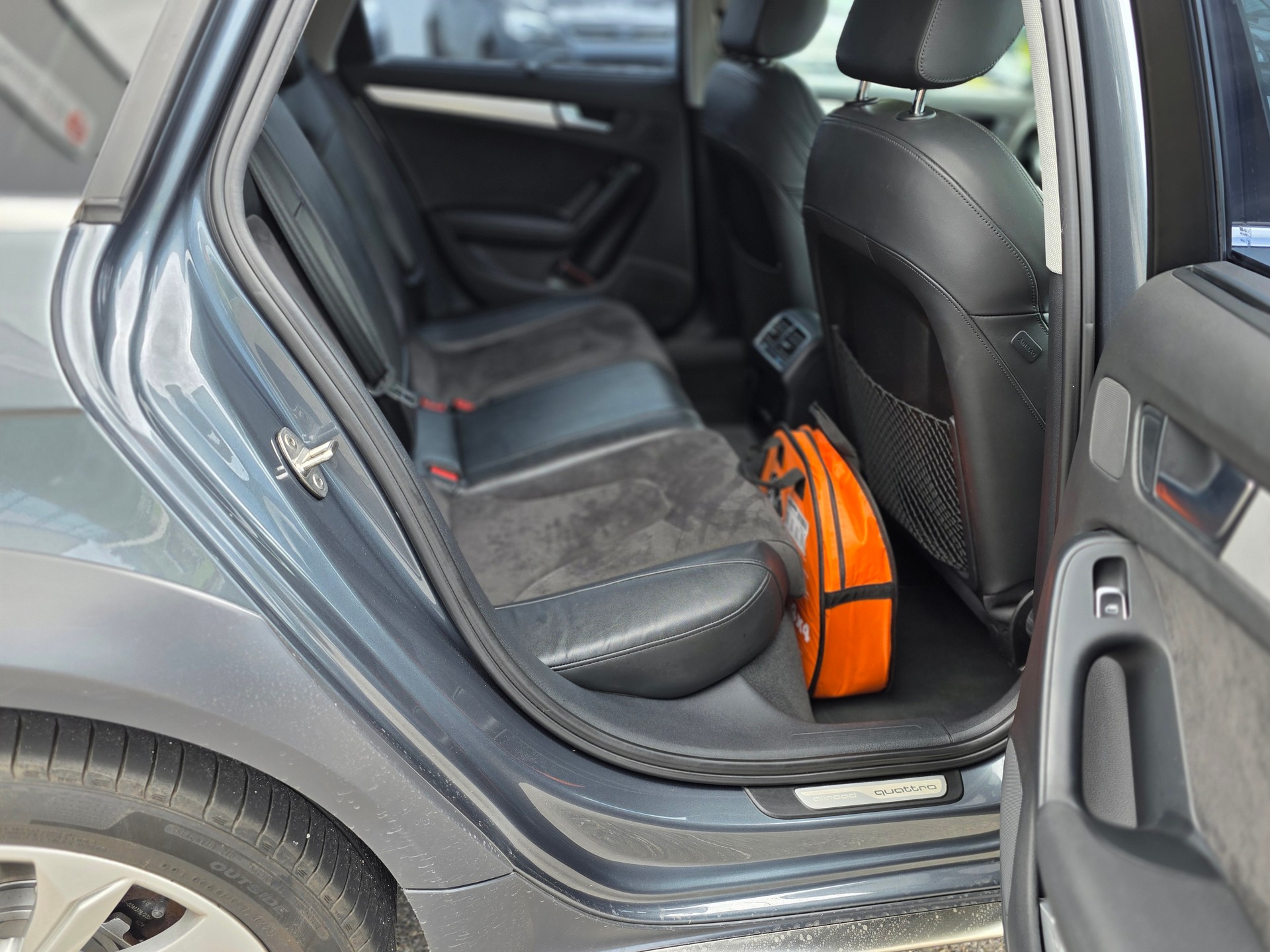 AUDI A4 allroad 3.0 TDI clean diesel quattro S-tronic-image-11
