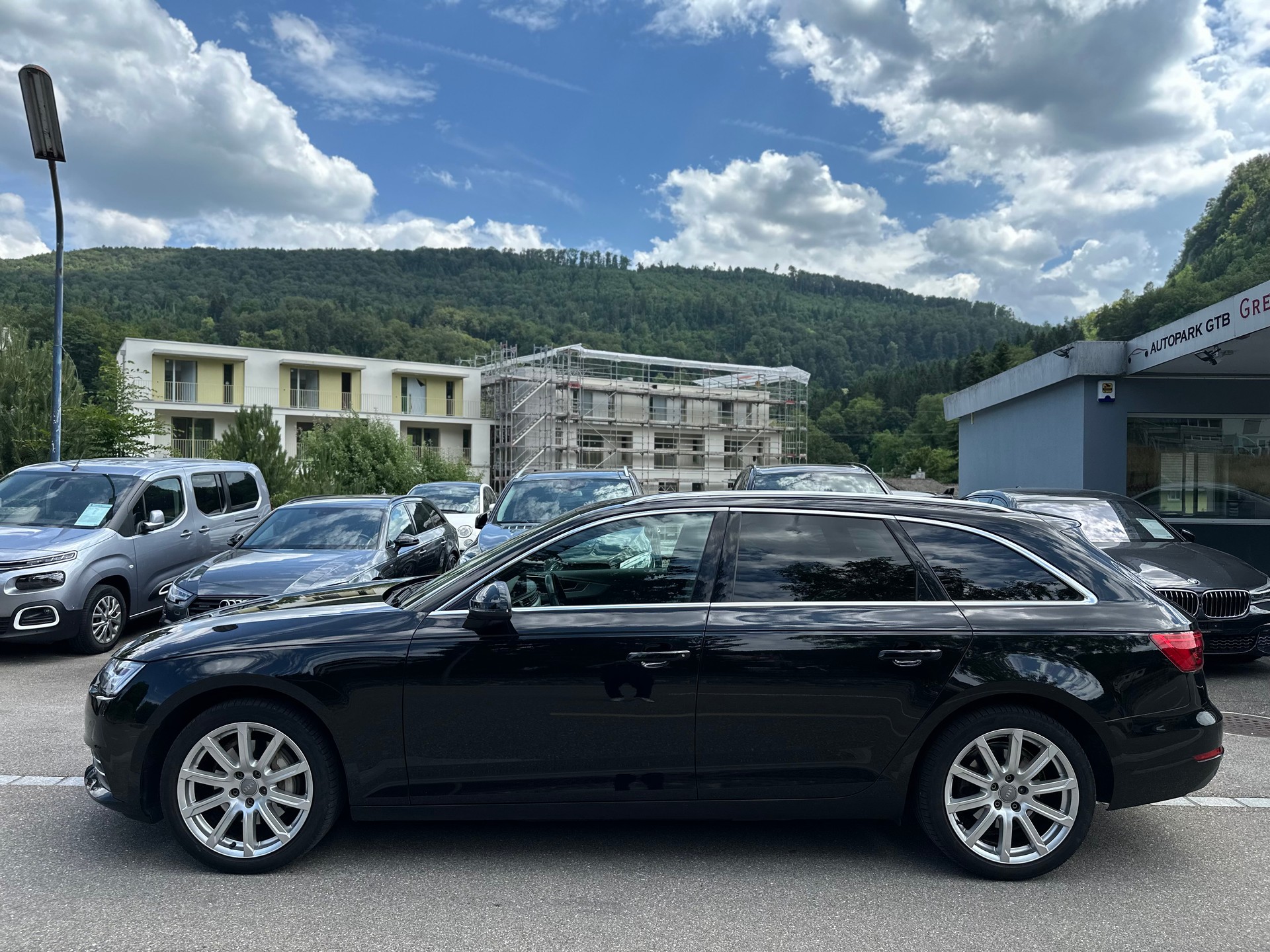 AUDI A4 Avant 2.0 TDI Sport quattro S-tronic-image-3