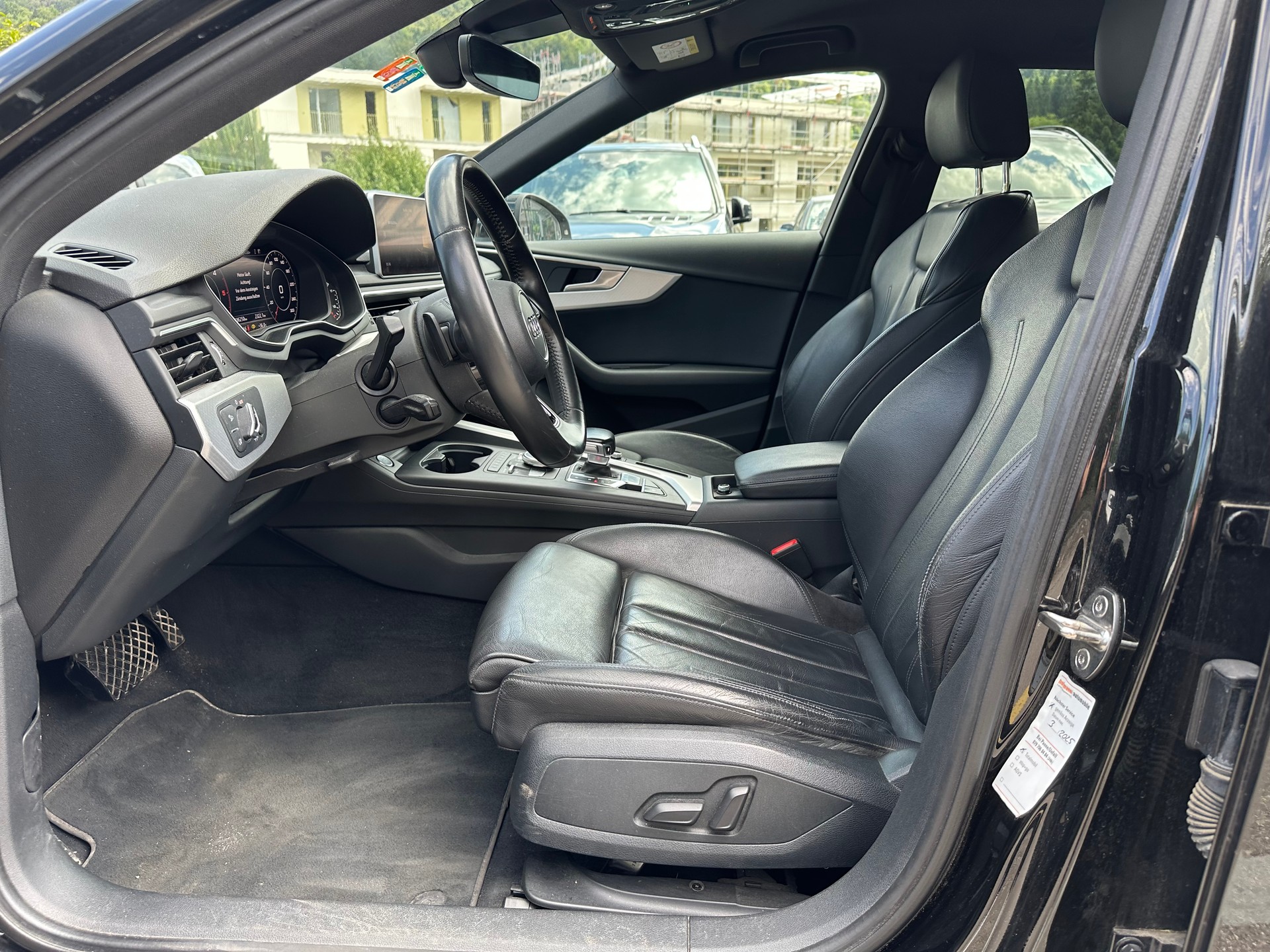AUDI A4 Avant 2.0 TDI Sport quattro S-tronic-image-9