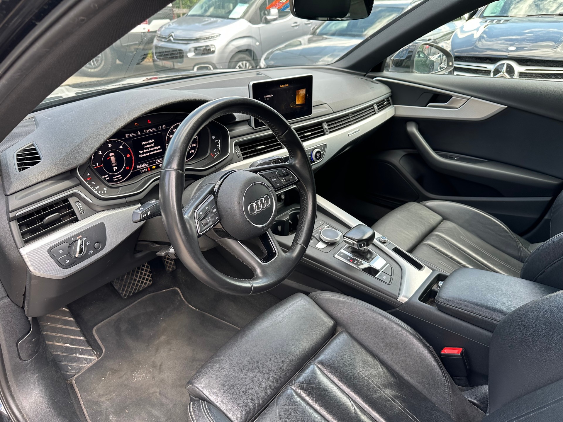 AUDI A4 Avant 2.0 TDI Sport quattro S-tronic-image-8