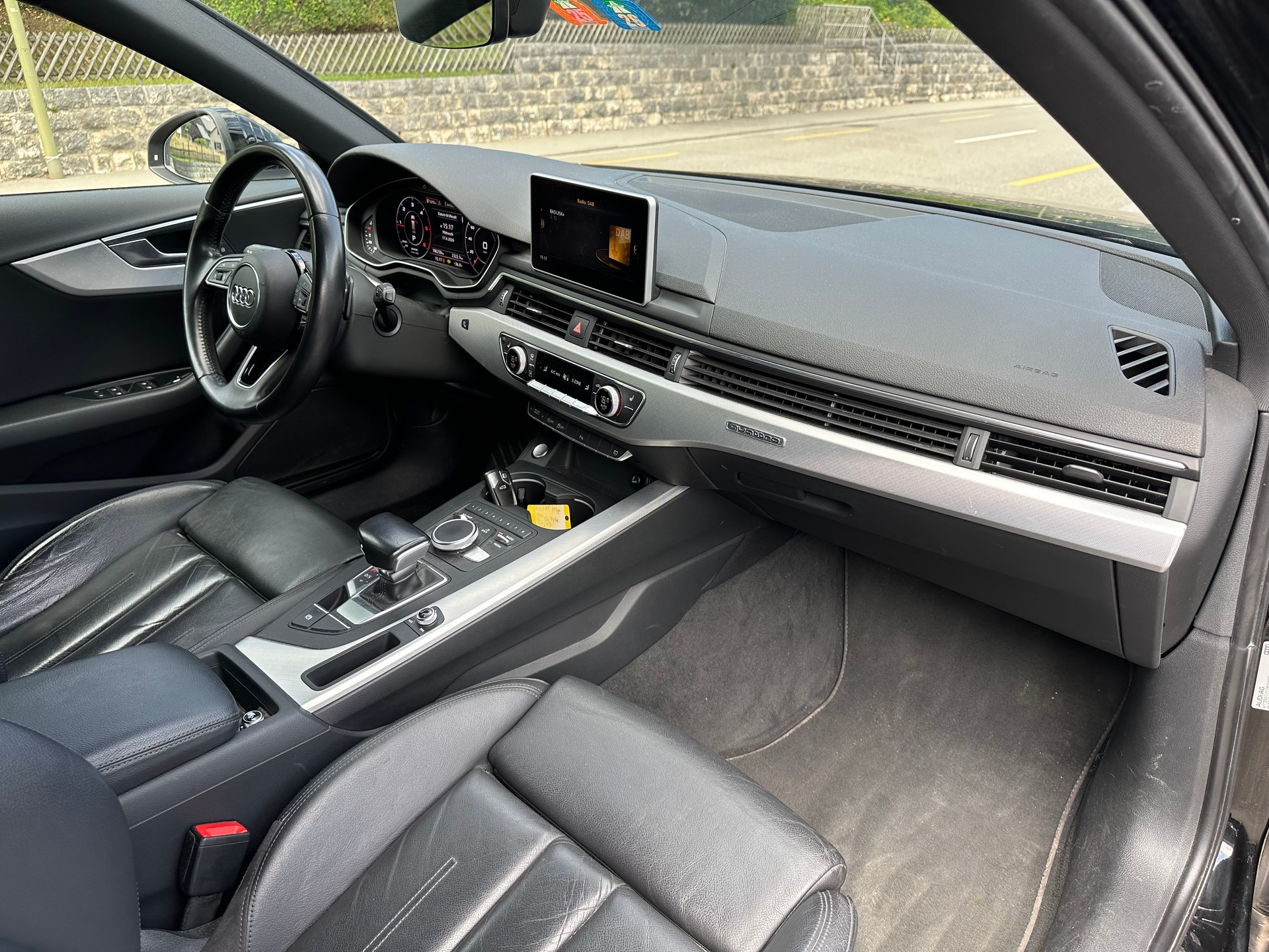 AUDI A4 Avant 2.0 TDI Sport quattro S-tronic-image-10