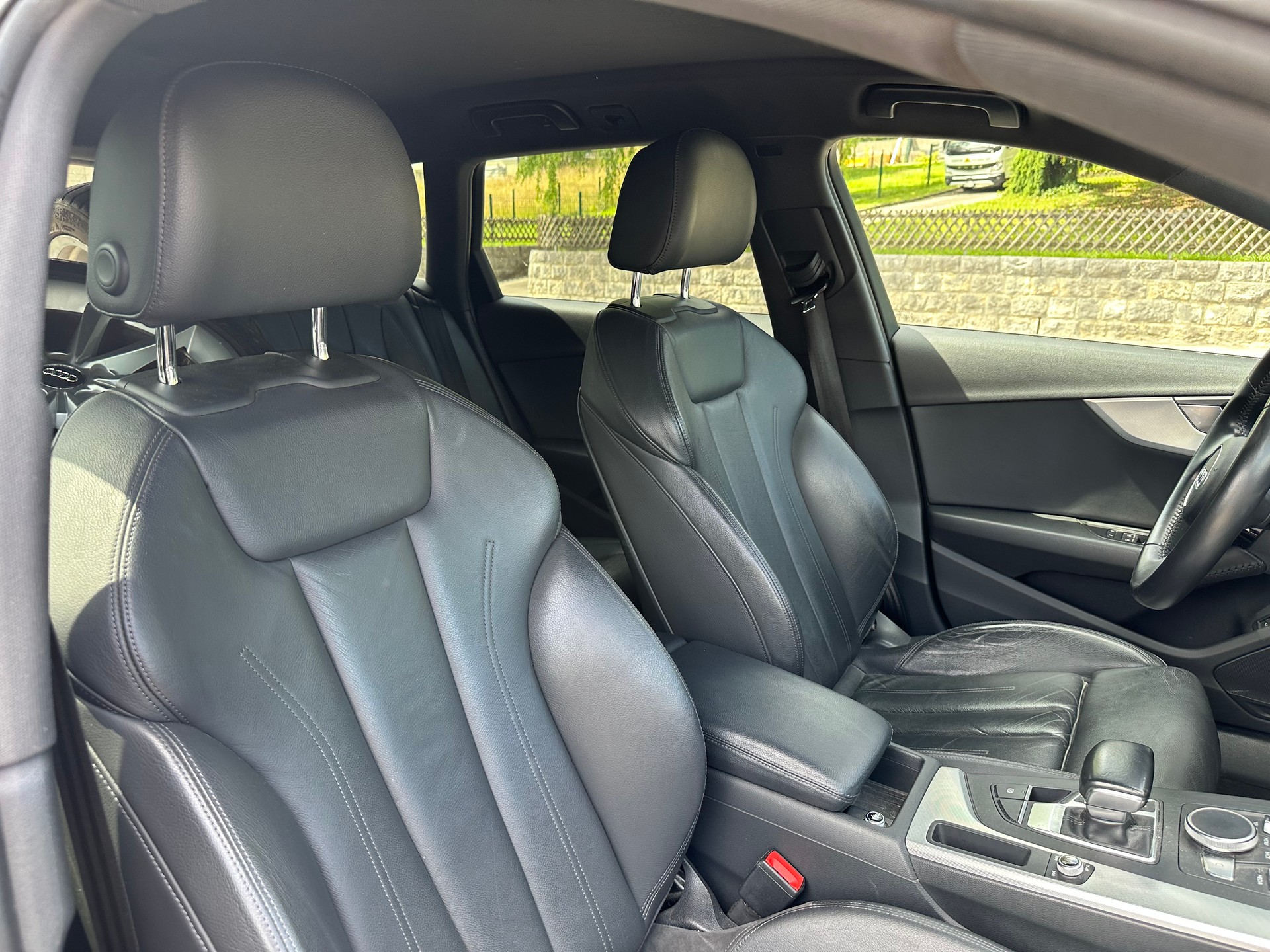 AUDI A4 Avant 2.0 TDI Sport quattro S-tronic-image-15