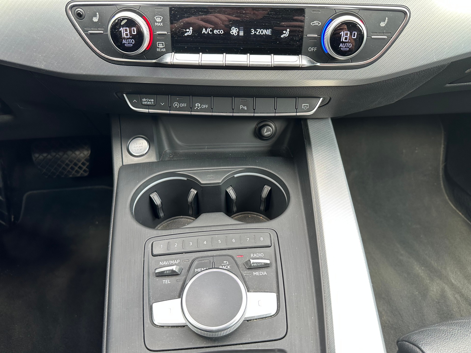 AUDI A4 Avant 2.0 TDI Sport quattro S-tronic-image-17