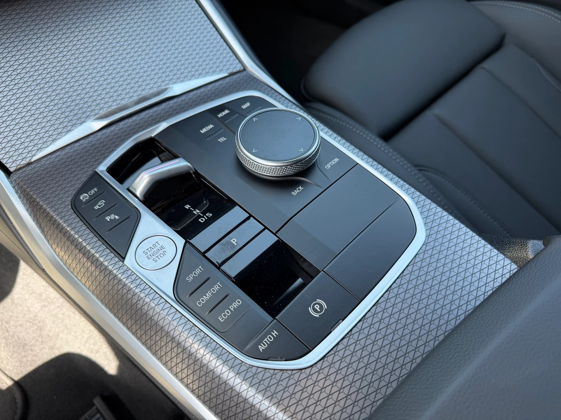 BMW 320d xDrive 48V Touring Steptronic M Sport-image-26