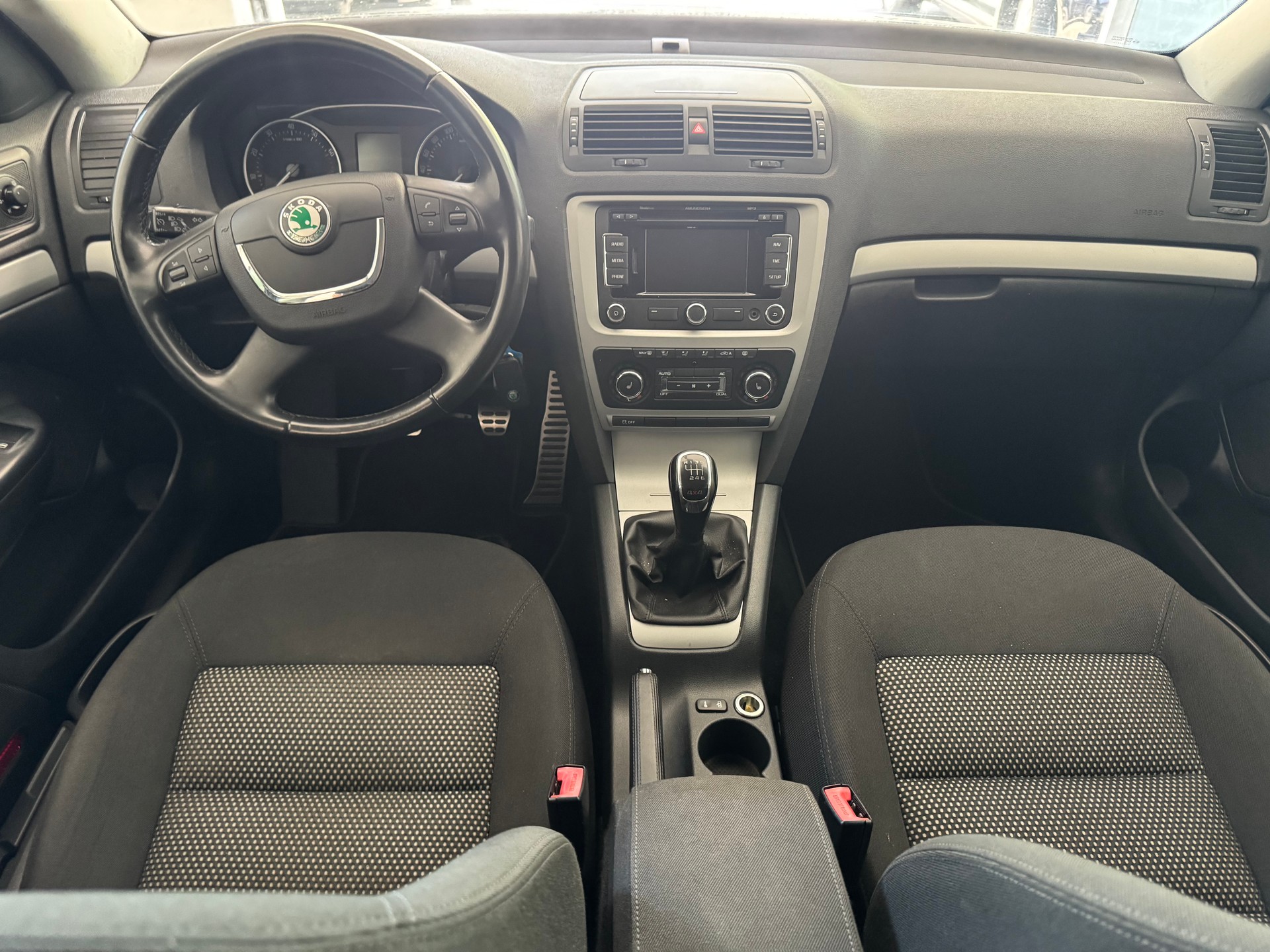 SKODA Octavia Combi 1.8 TSI AllDrive 4x4-image-8