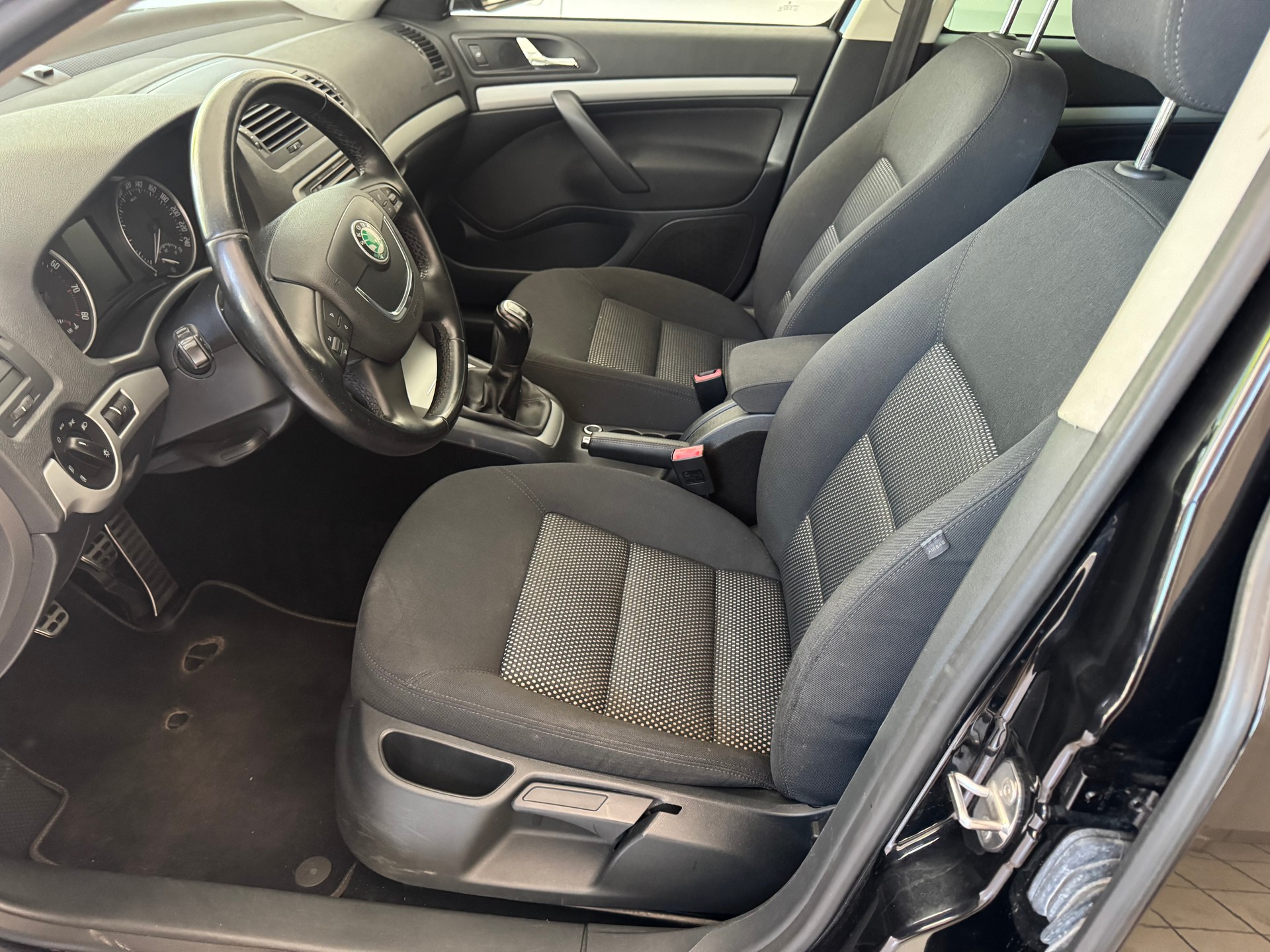 SKODA Octavia Combi 1.8 TSI AllDrive 4x4-image-10