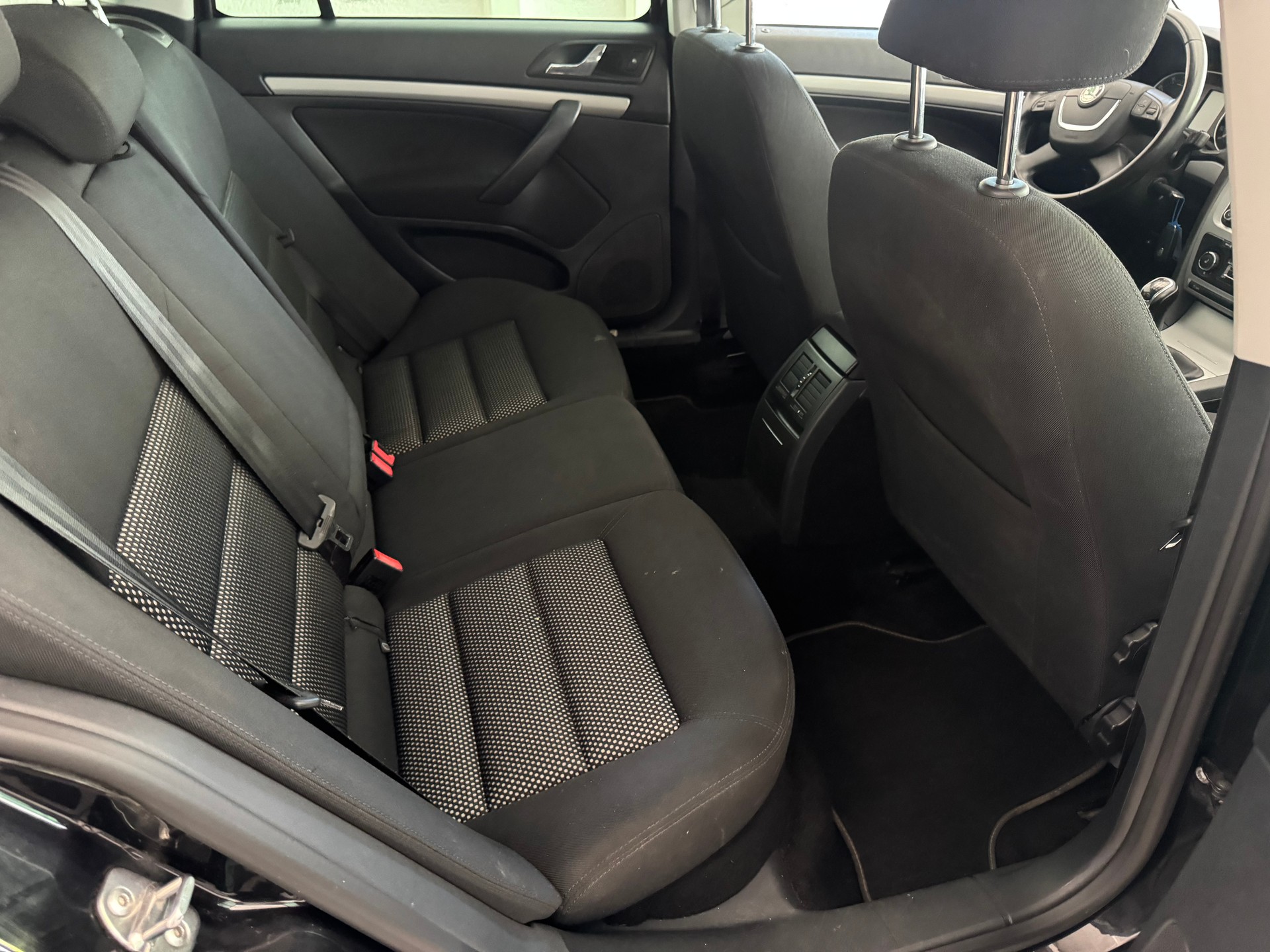 SKODA Octavia Combi 1.8 TSI AllDrive 4x4-image-13