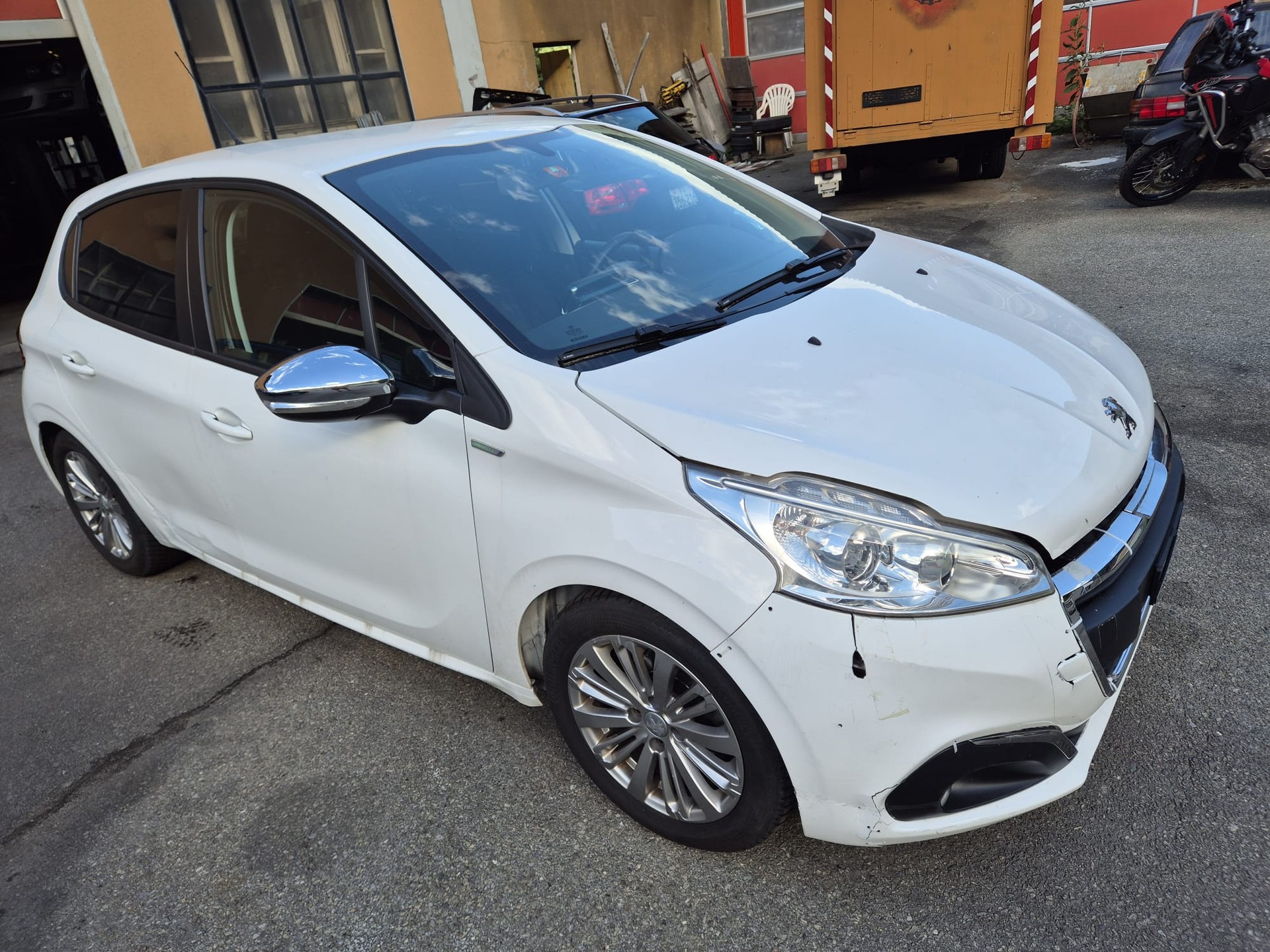 PEUGEOT 208 1.2 PureTech Active-image-2