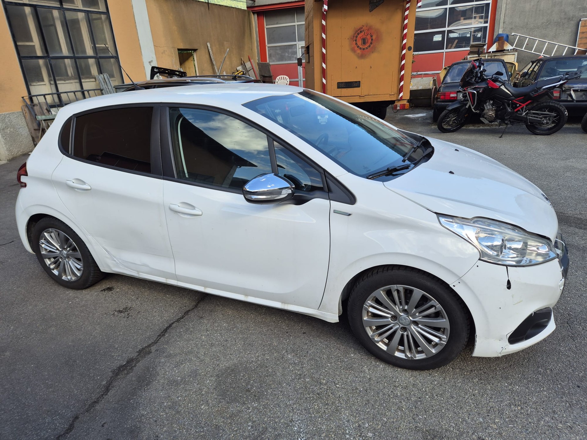 PEUGEOT 208 1.2 PureTech Active-image-3