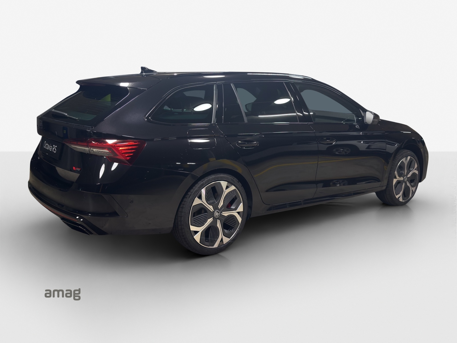SKODA Octavia RS 30 Years Edition-image-4