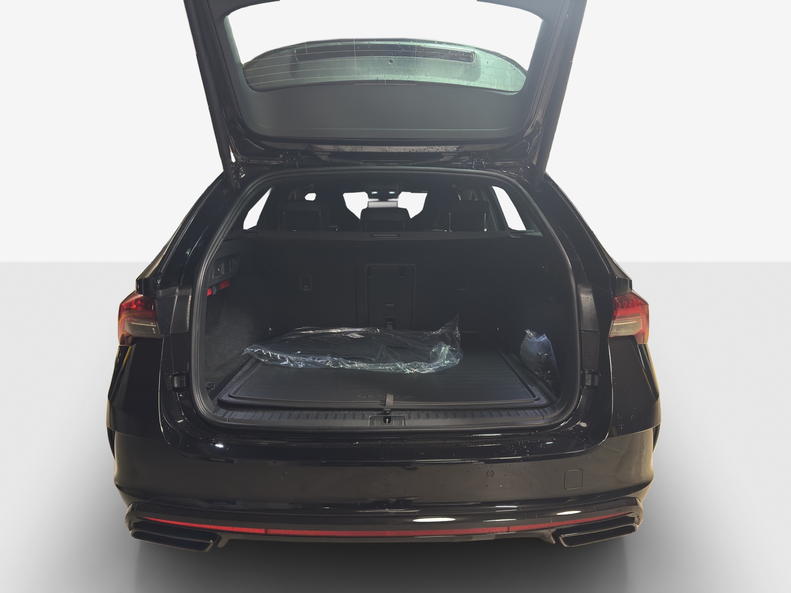 SKODA Octavia RS 30 Years Edition-image-12