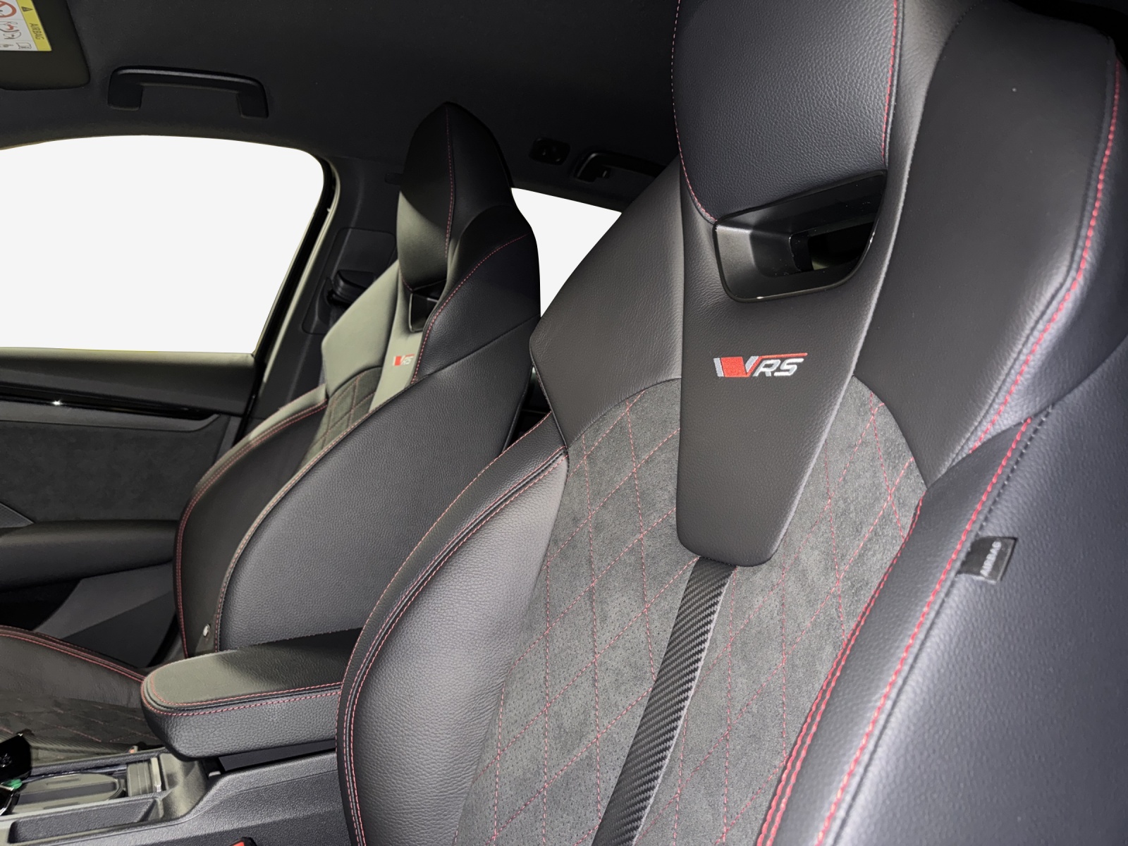 SKODA Octavia RS 30 Years Edition-image-15