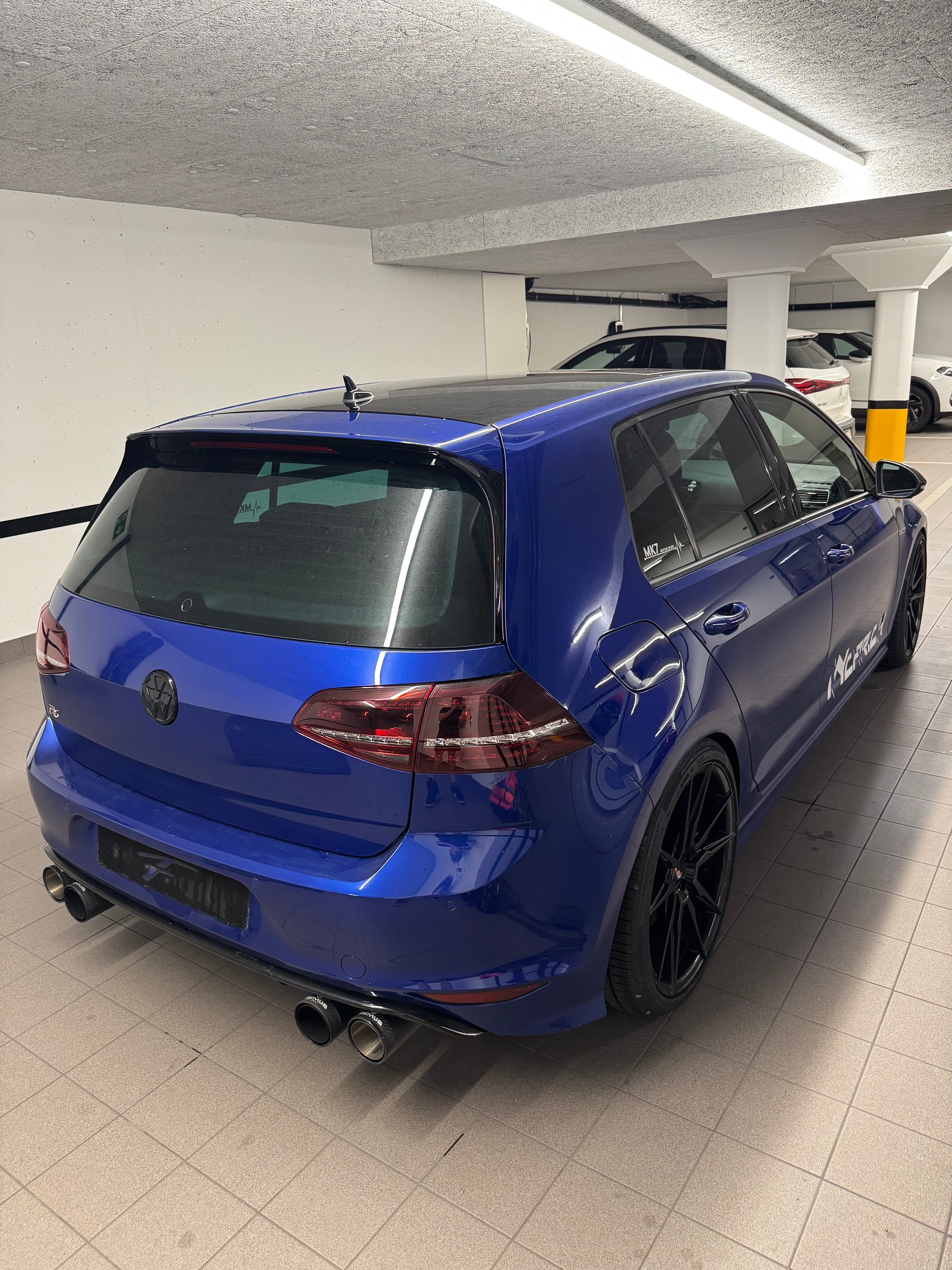 VW 2.0 TSI R DSG 4motion-image-1