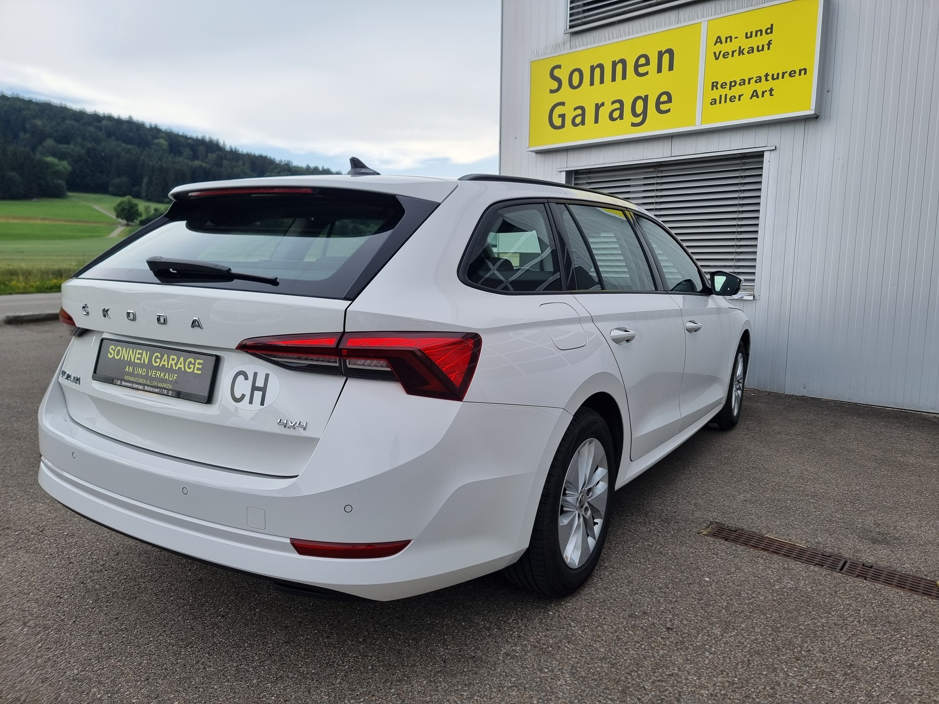 SKODA Octavia Combi 2.0 TDI DSG Ambition 4x4-image-8