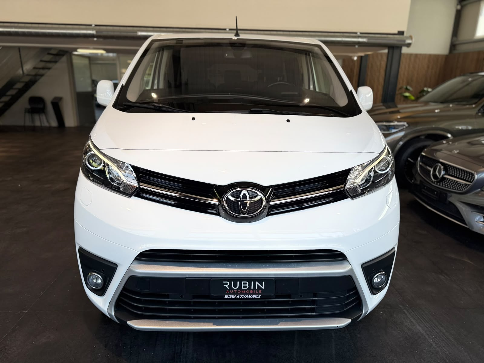 TOYOTA Proace Verso 2.0 D-4D Family Medium Automatic-image-7
