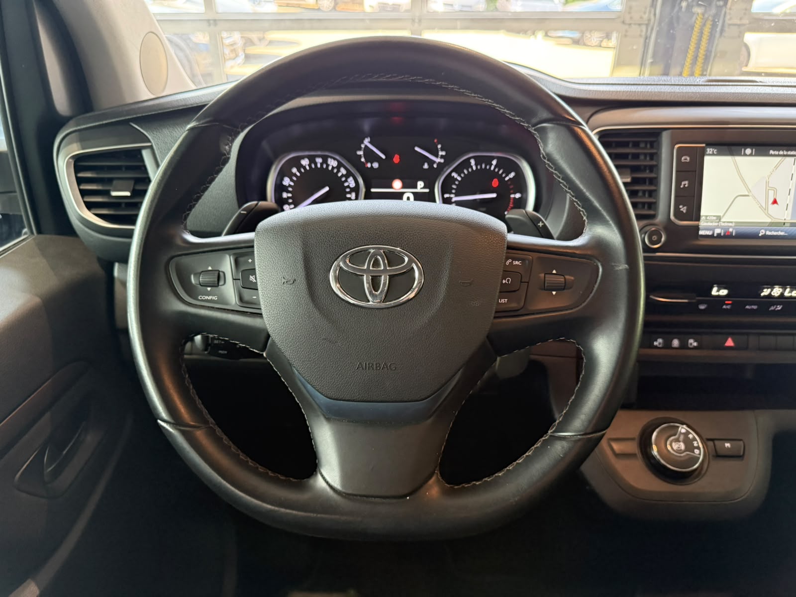 TOYOTA Proace Verso 2.0 D-4D Family Medium Automatic-image-13