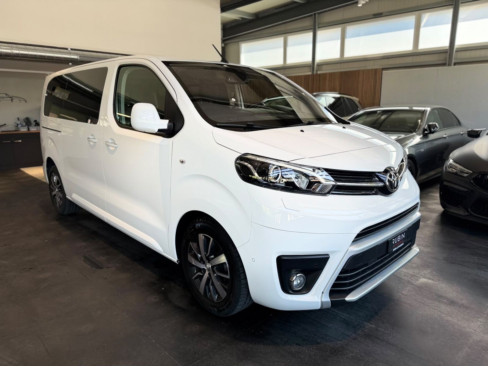 TOYOTA Proace Verso 2.0 D-4D Family Medium Automatic-image-6