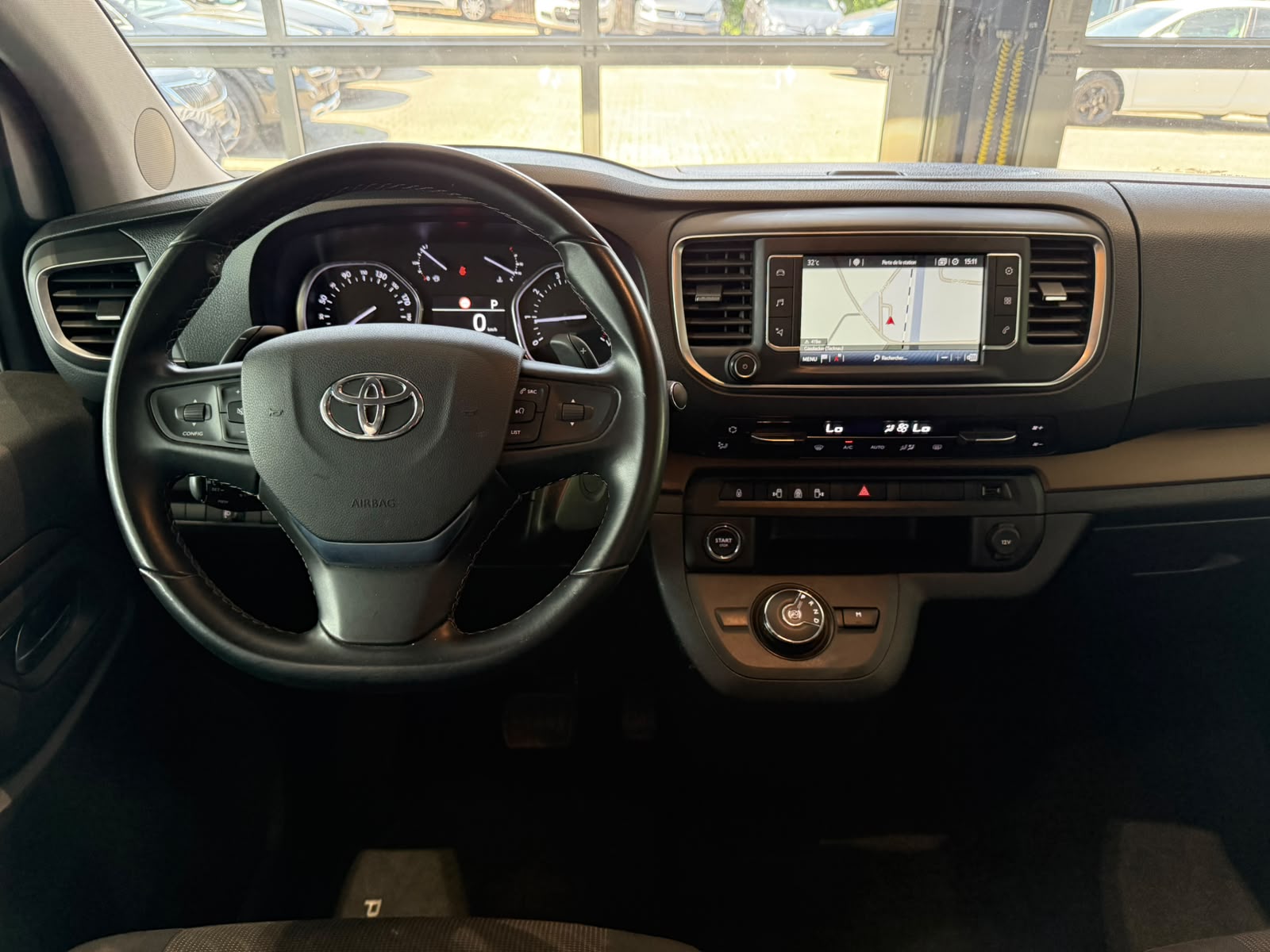TOYOTA Proace Verso 2.0 D-4D Family Medium Automatic-image-12