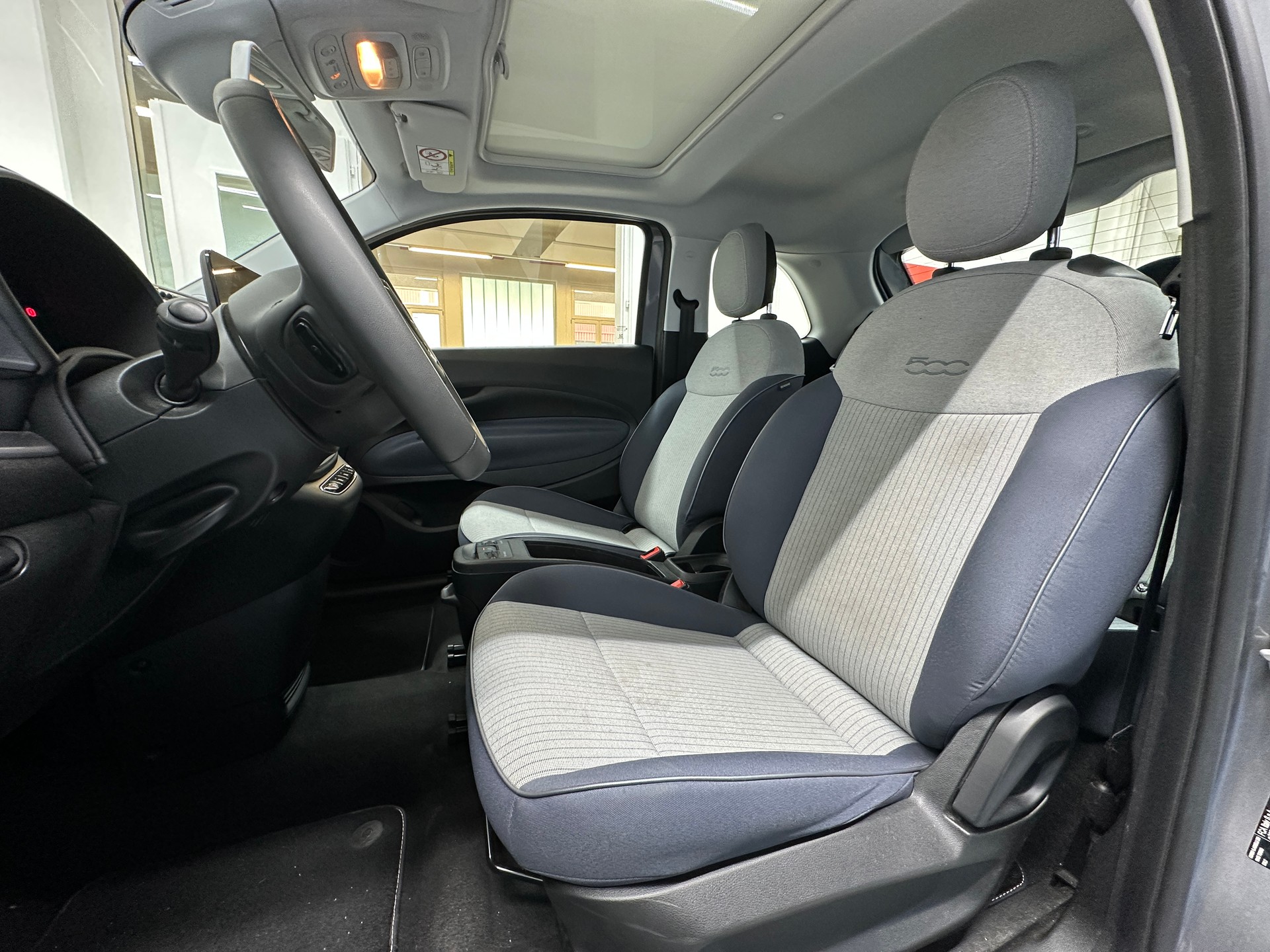 FIAT 500 electric 87 kW Icon-image-7