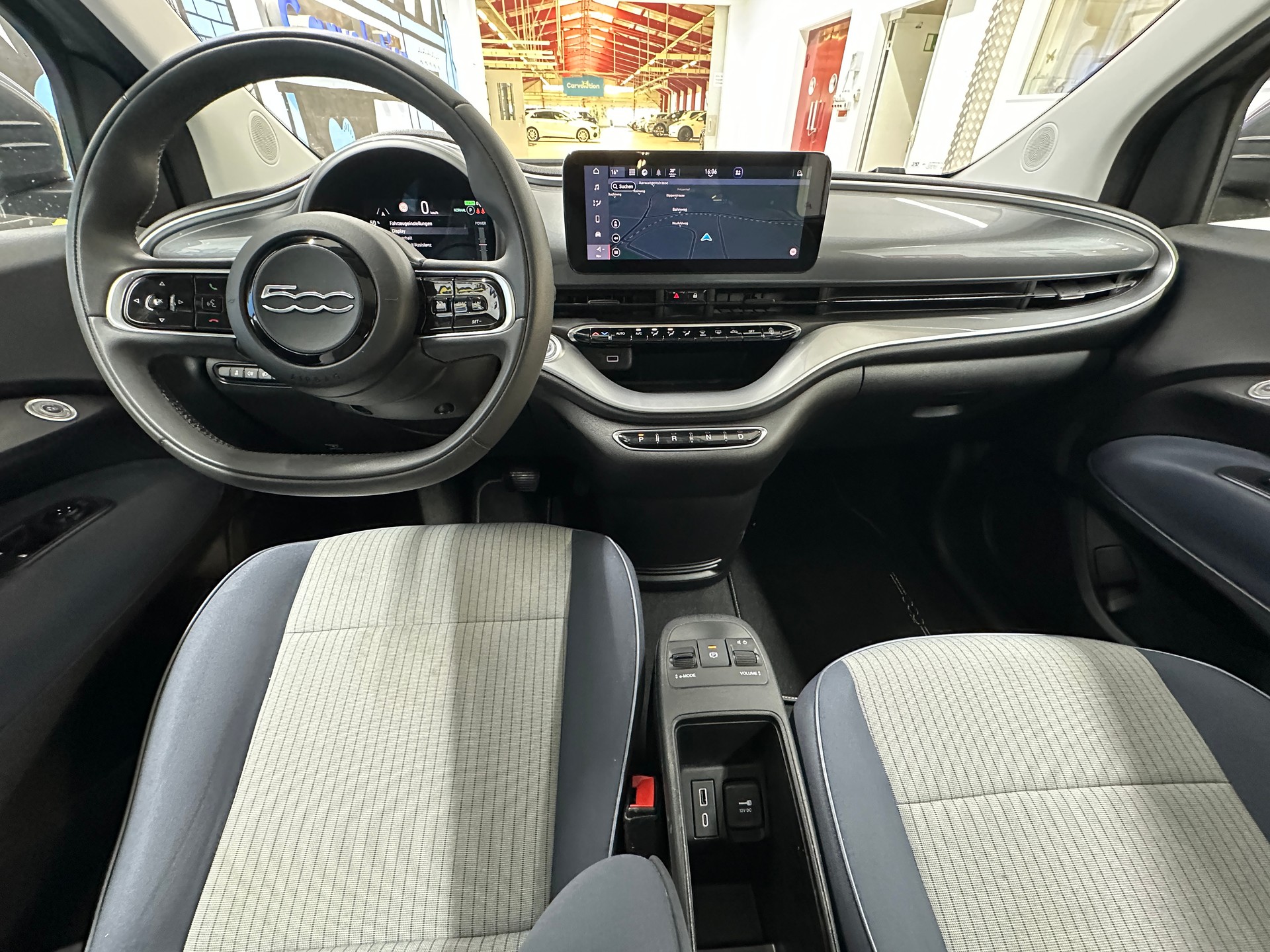 FIAT 500 electric 87 kW Icon-image-9