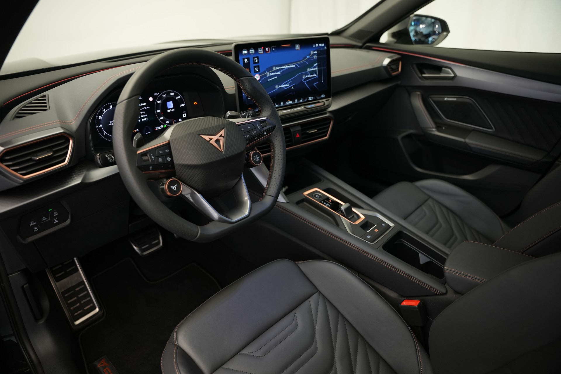 CUPRA Formentor 2.0TSI VZ 4Drive DSG *CH-Fahrzeug* *AHK* *Panorama* *Assistenzpaket*-image-10