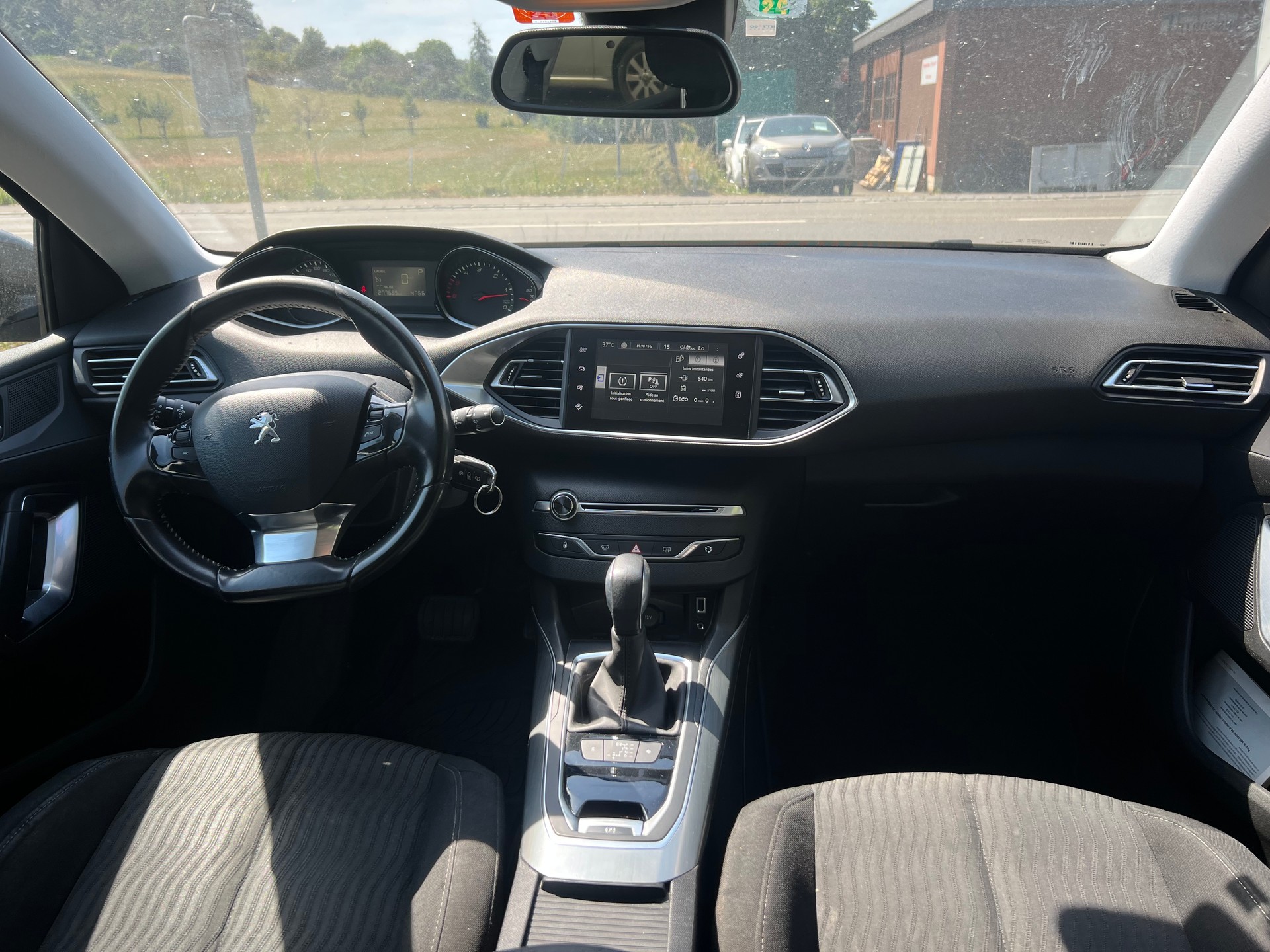 PEUGEOT 308 SW 2.0 BlueHDI Active Automatic-image-9