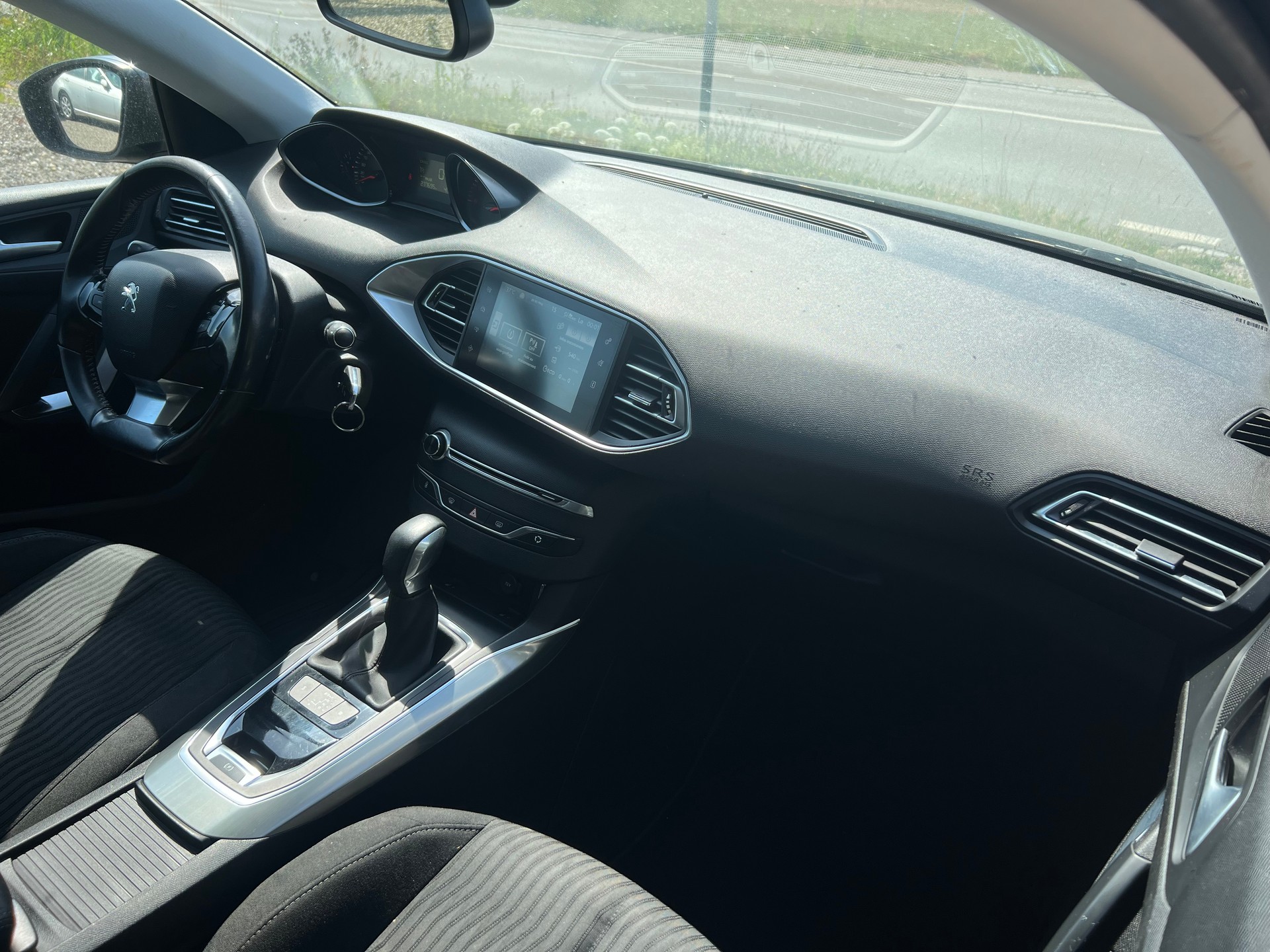 PEUGEOT 308 SW 2.0 BlueHDI Active Automatic-image-10