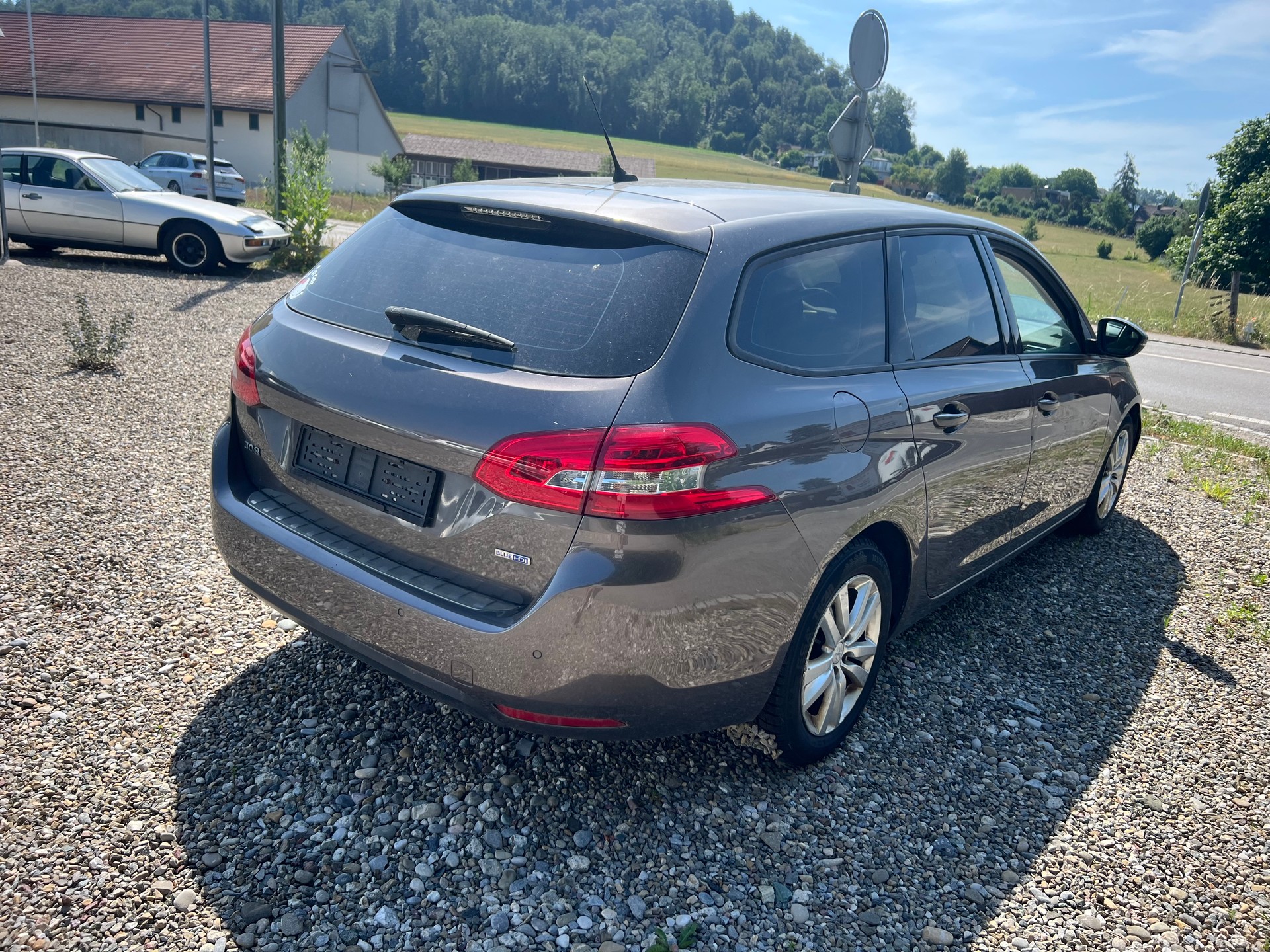 PEUGEOT 308 SW 2.0 BlueHDI Active Automatic-image-4