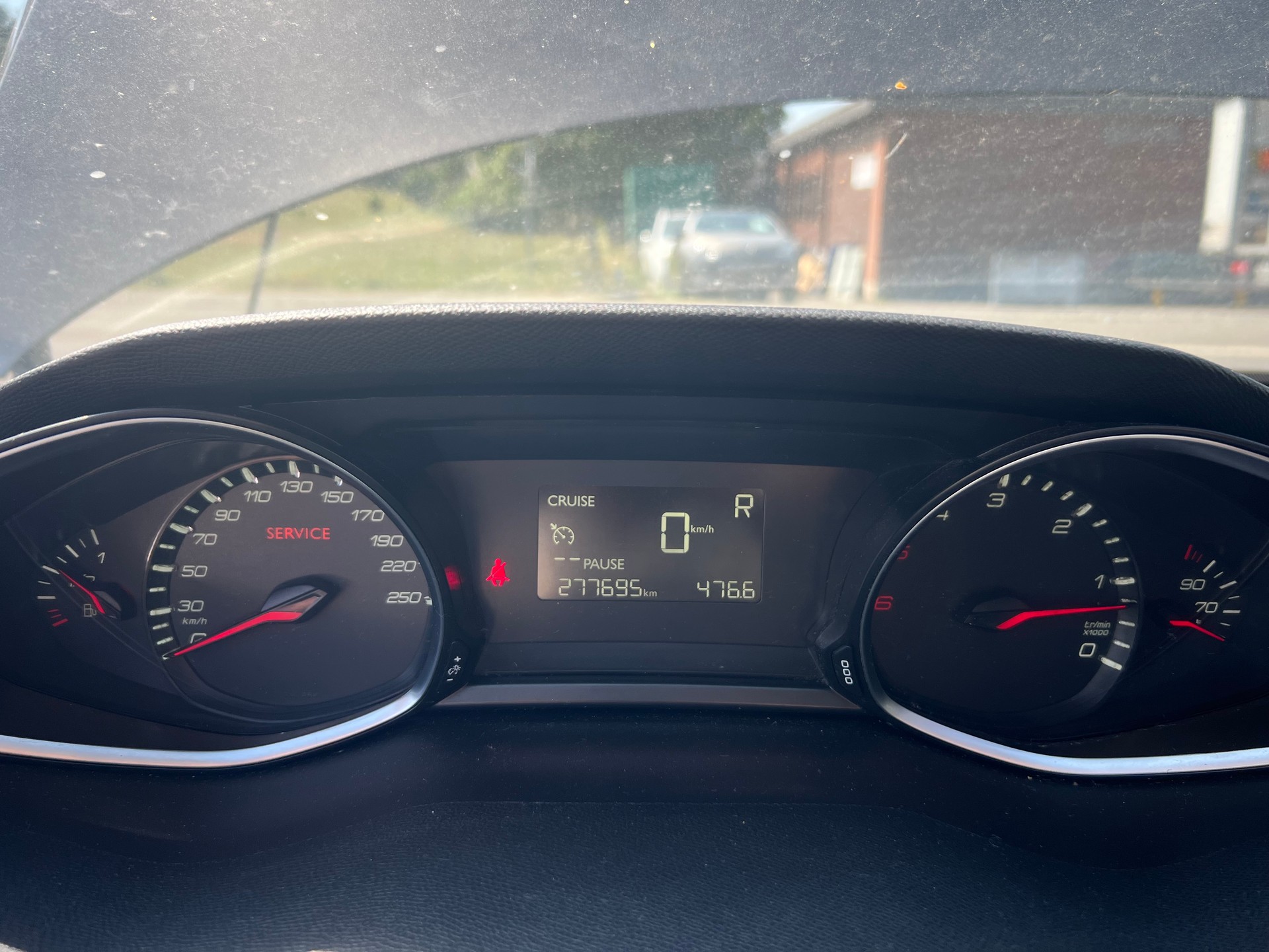 PEUGEOT 308 SW 2.0 BlueHDI Active Automatic-image-12