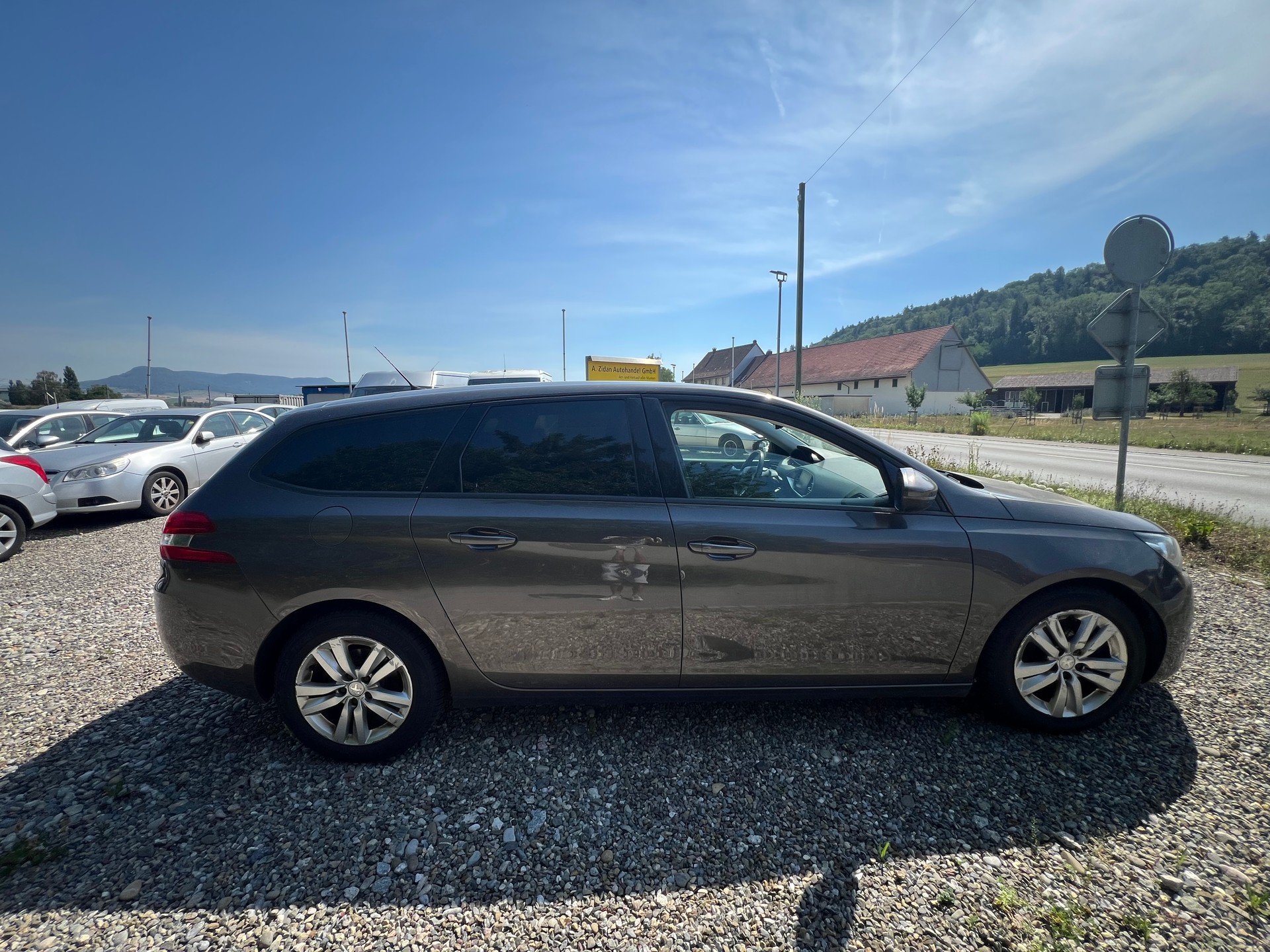 PEUGEOT 308 SW 2.0 BlueHDI Active Automatic-image-3