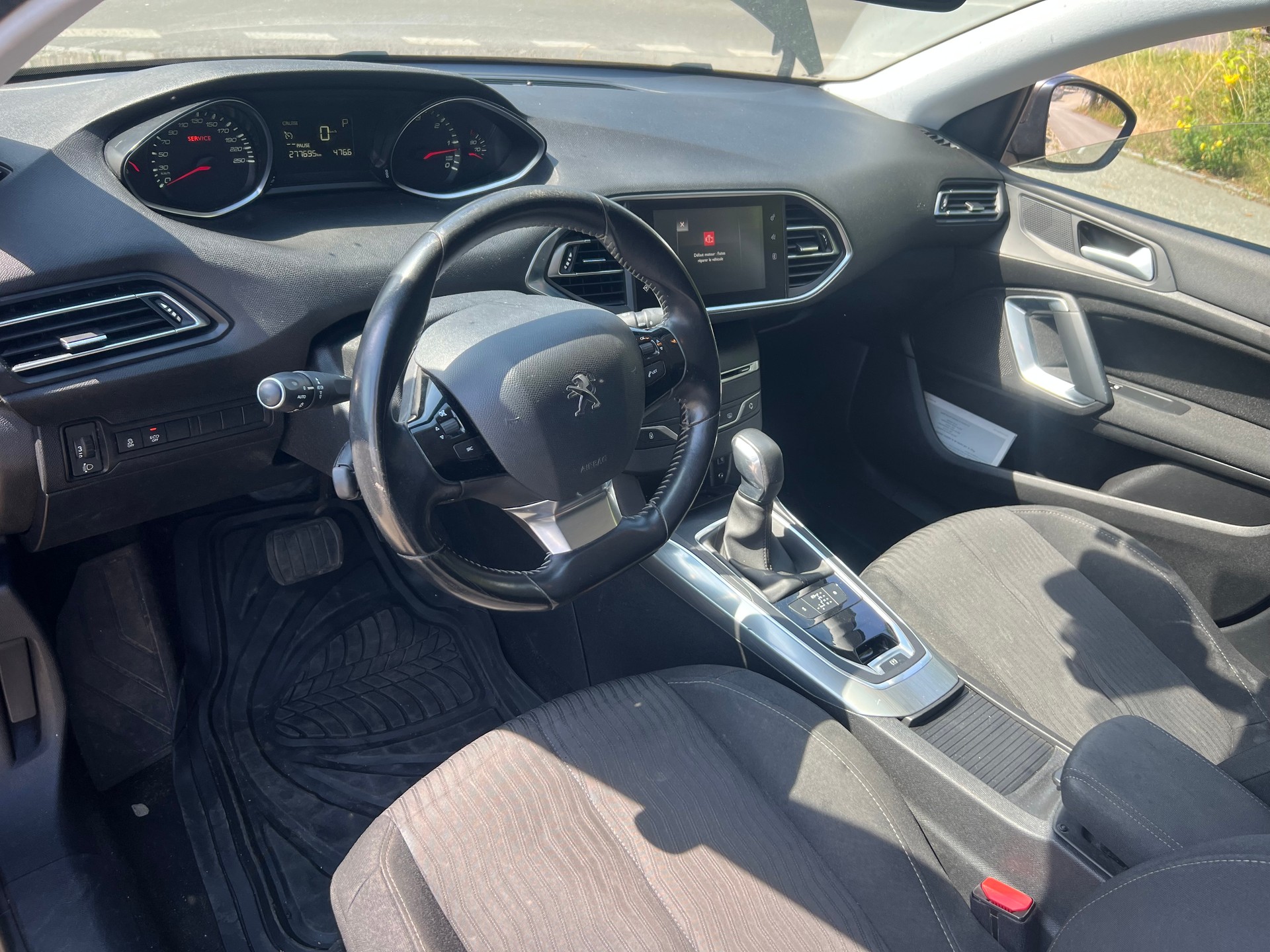 PEUGEOT 308 SW 2.0 BlueHDI Active Automatic-image-8