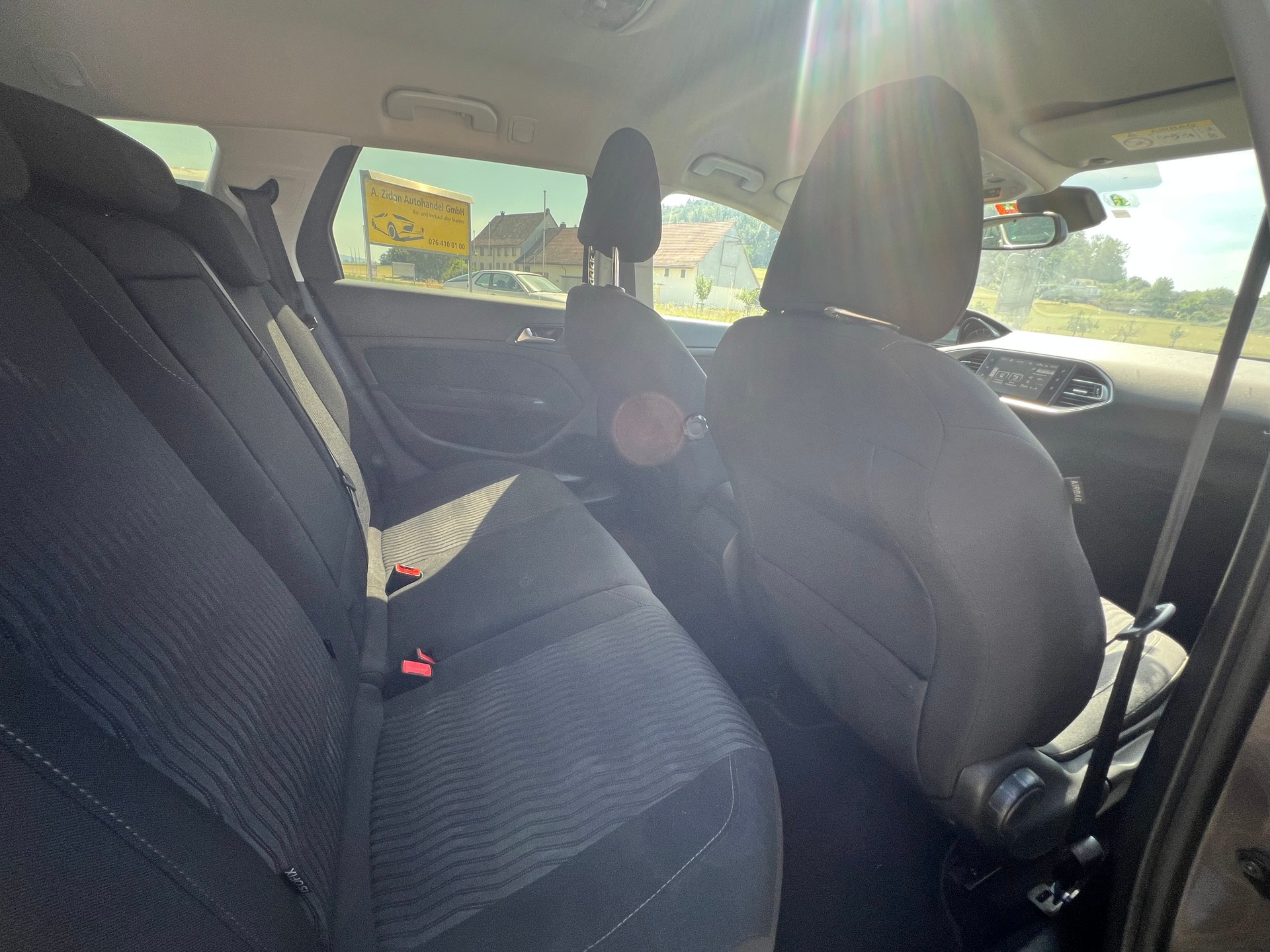 PEUGEOT 308 SW 2.0 BlueHDI Active Automatic-image-11