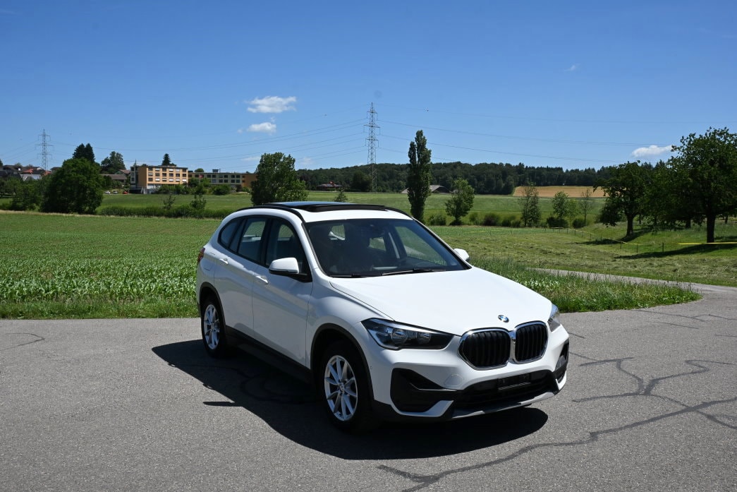 BMW X1 xDrive 18d Essential Edition Steptronic-image-1
