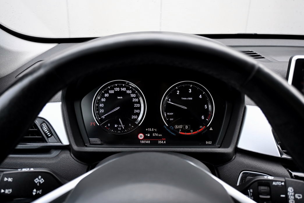 BMW X1 xDrive 18d Essential Edition Steptronic-image-11