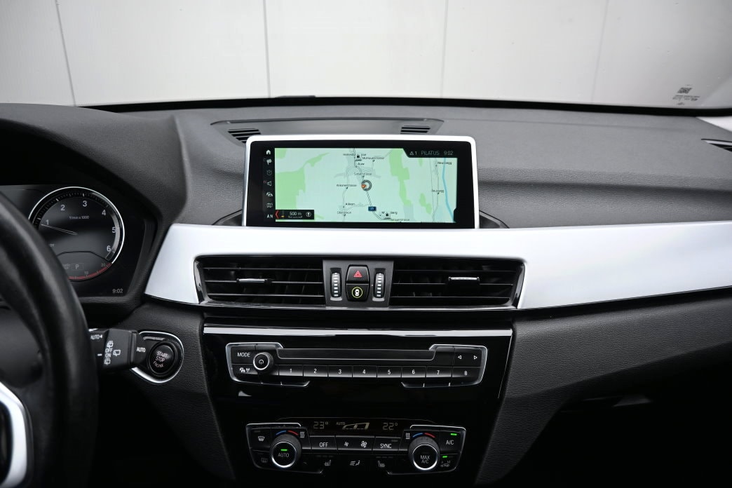 BMW X1 xDrive 18d Essential Edition Steptronic-image-12
