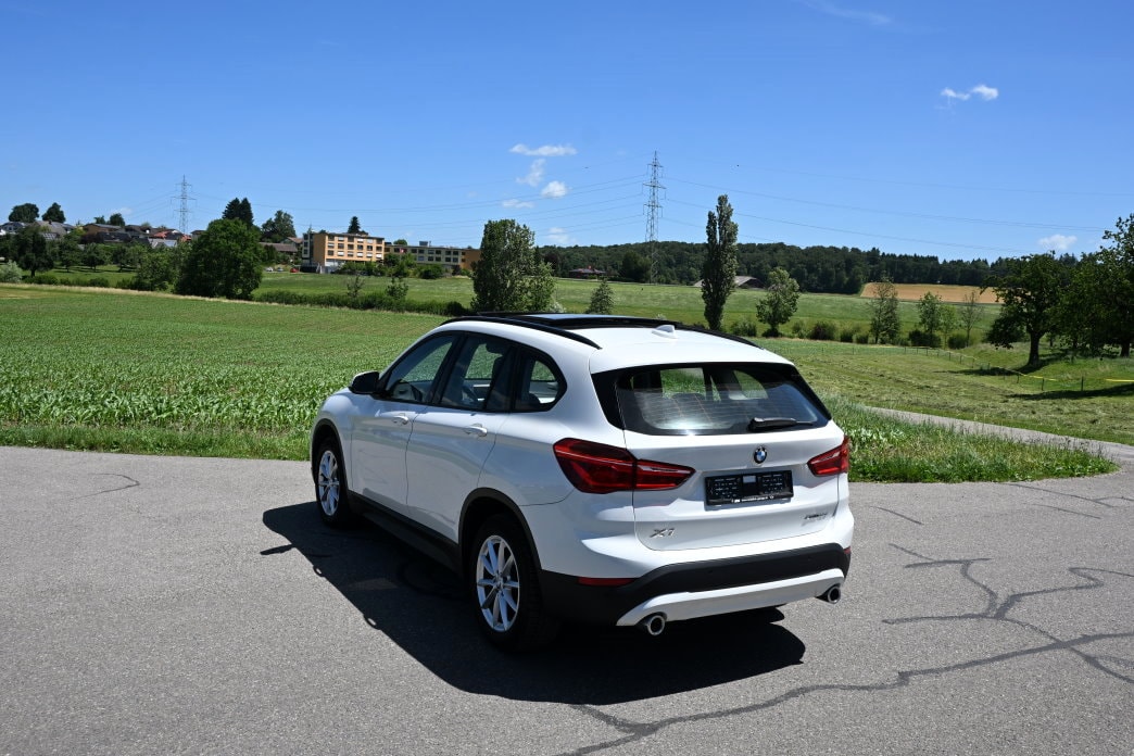 BMW X1 xDrive 18d Essential Edition Steptronic-image-3