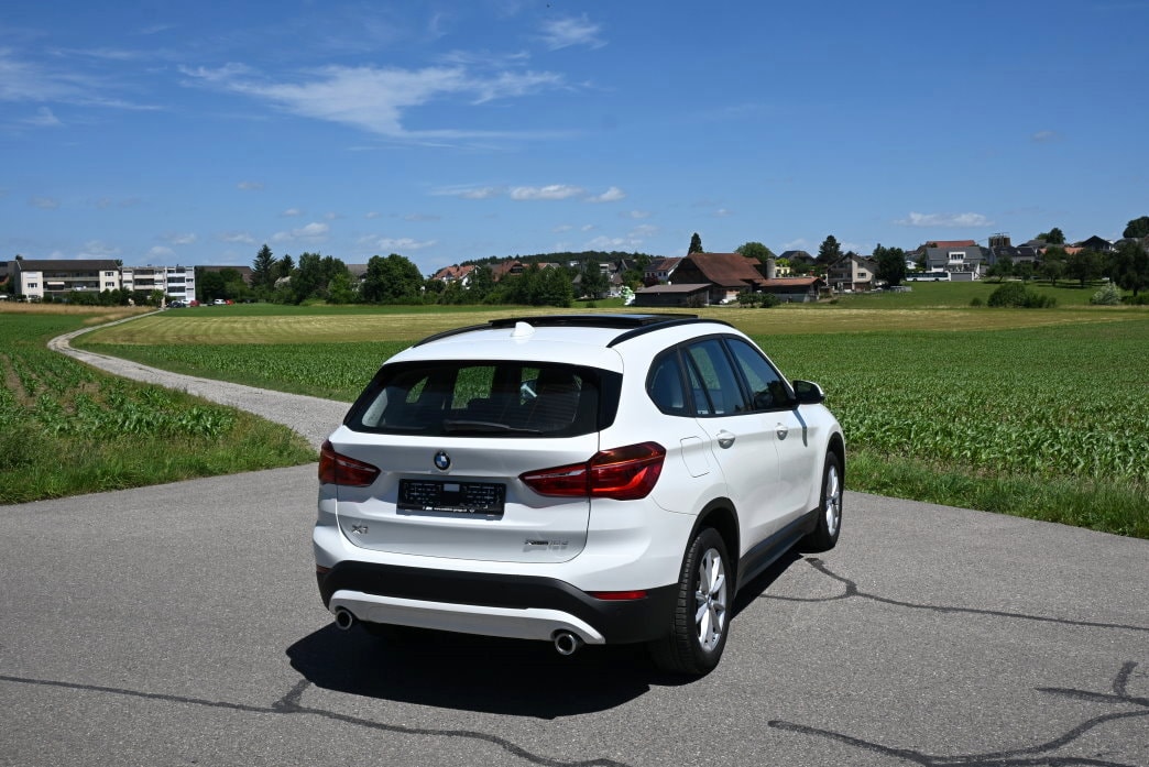 BMW X1 xDrive 18d Essential Edition Steptronic-image-2