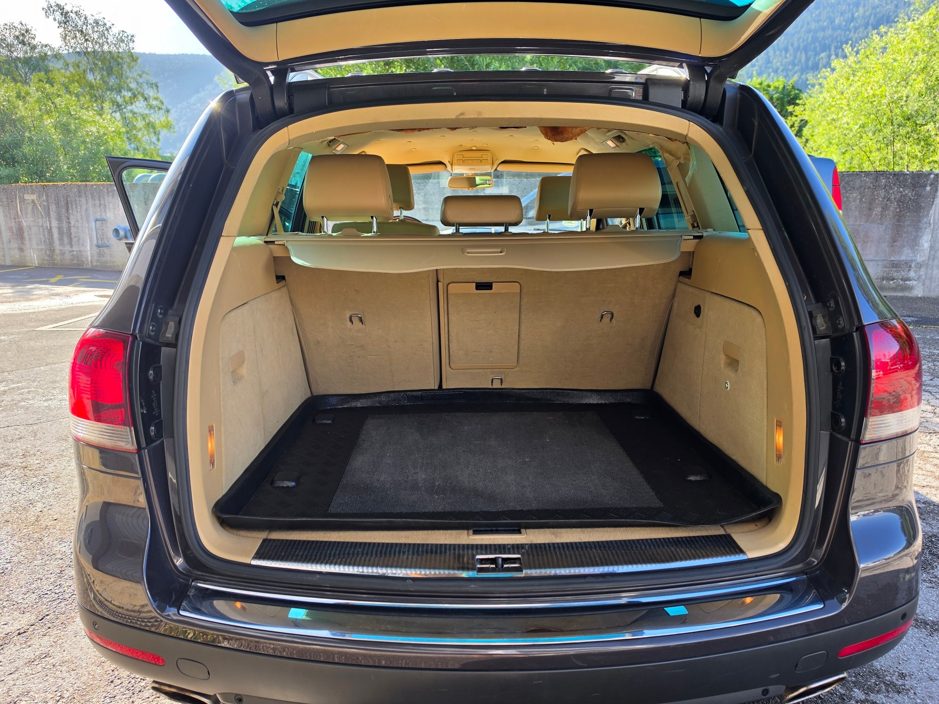 VW Touareg 3.0 TDI Tiptronic-image-9