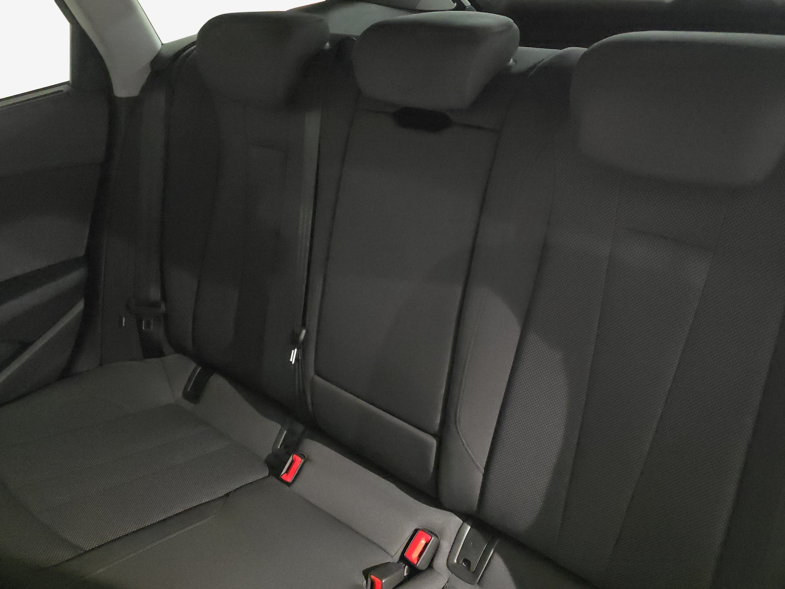 AUDI A4 Avant 35 TDI advanced S-tronic-image-11