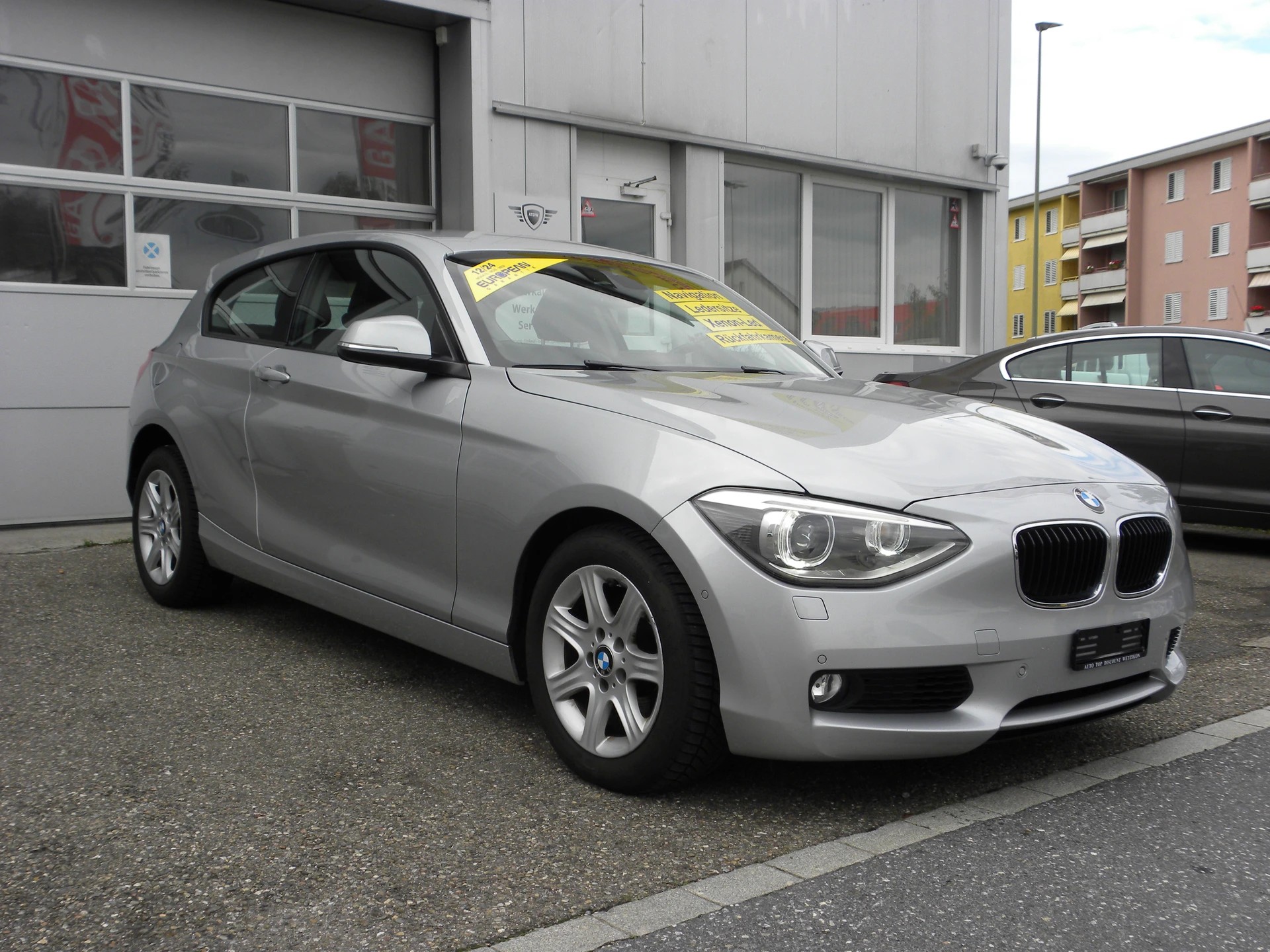 BMW 118i-image-0