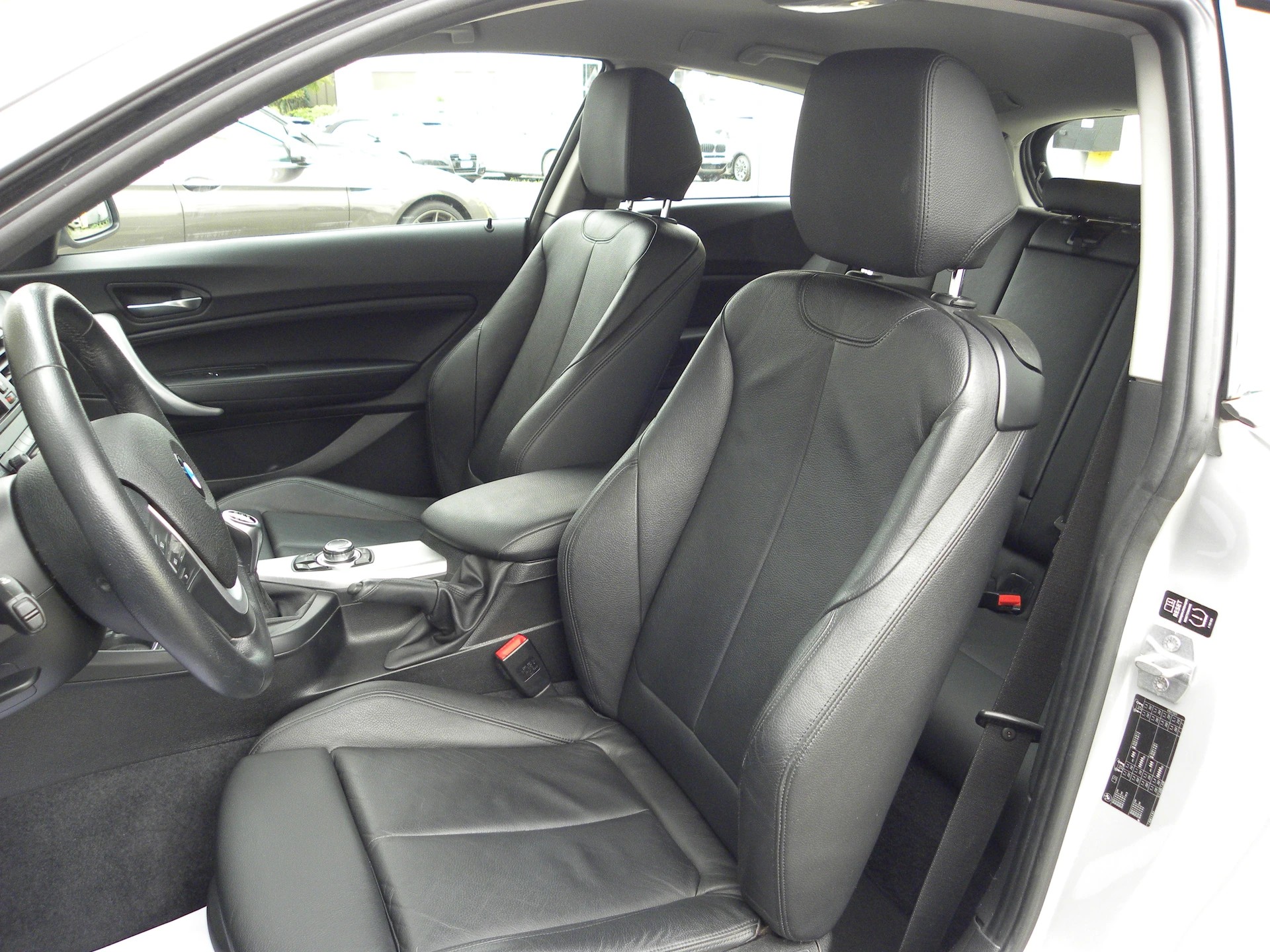 BMW 118i-image-3