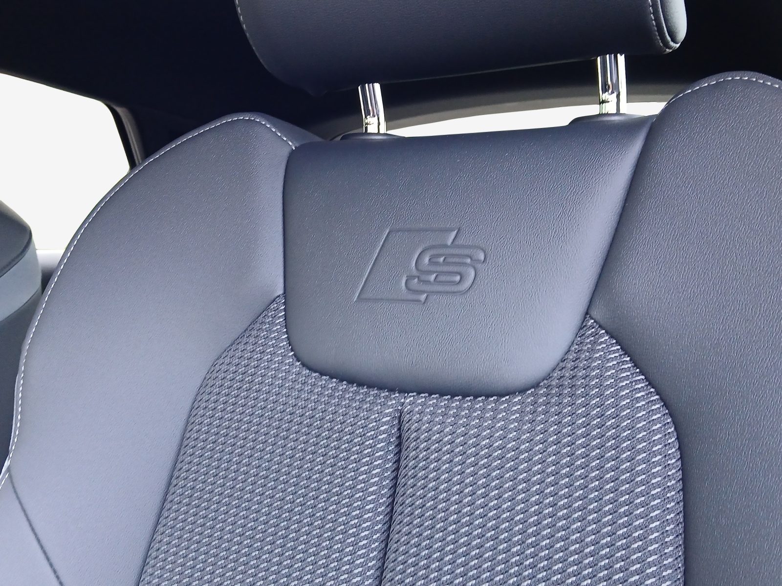 AUDI A1 Sportback 30 TFSI S Line Attraction S-tronic-image-14