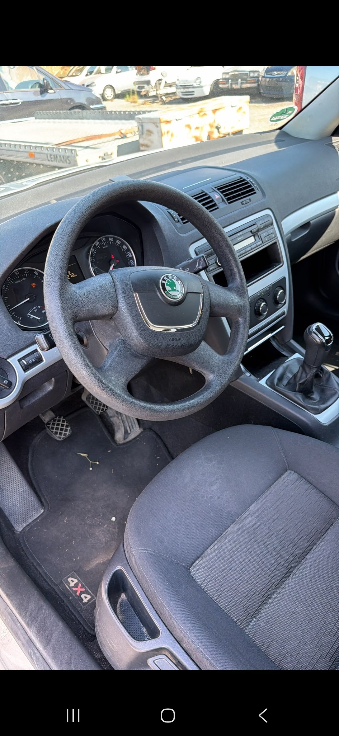 SKODA Octavia Combi 1.6 TDI-image-3