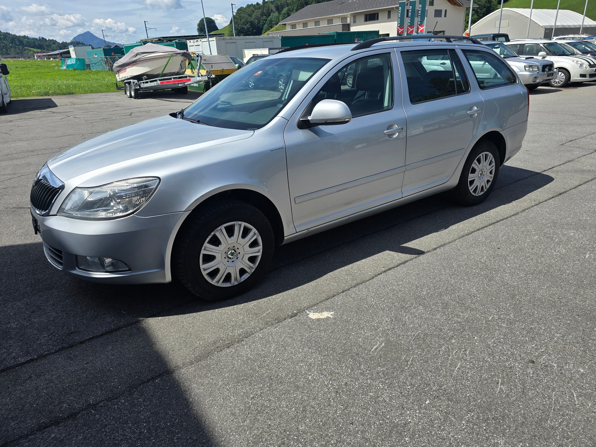 SKODA Octavia Combi 1.6 TDI-image-3