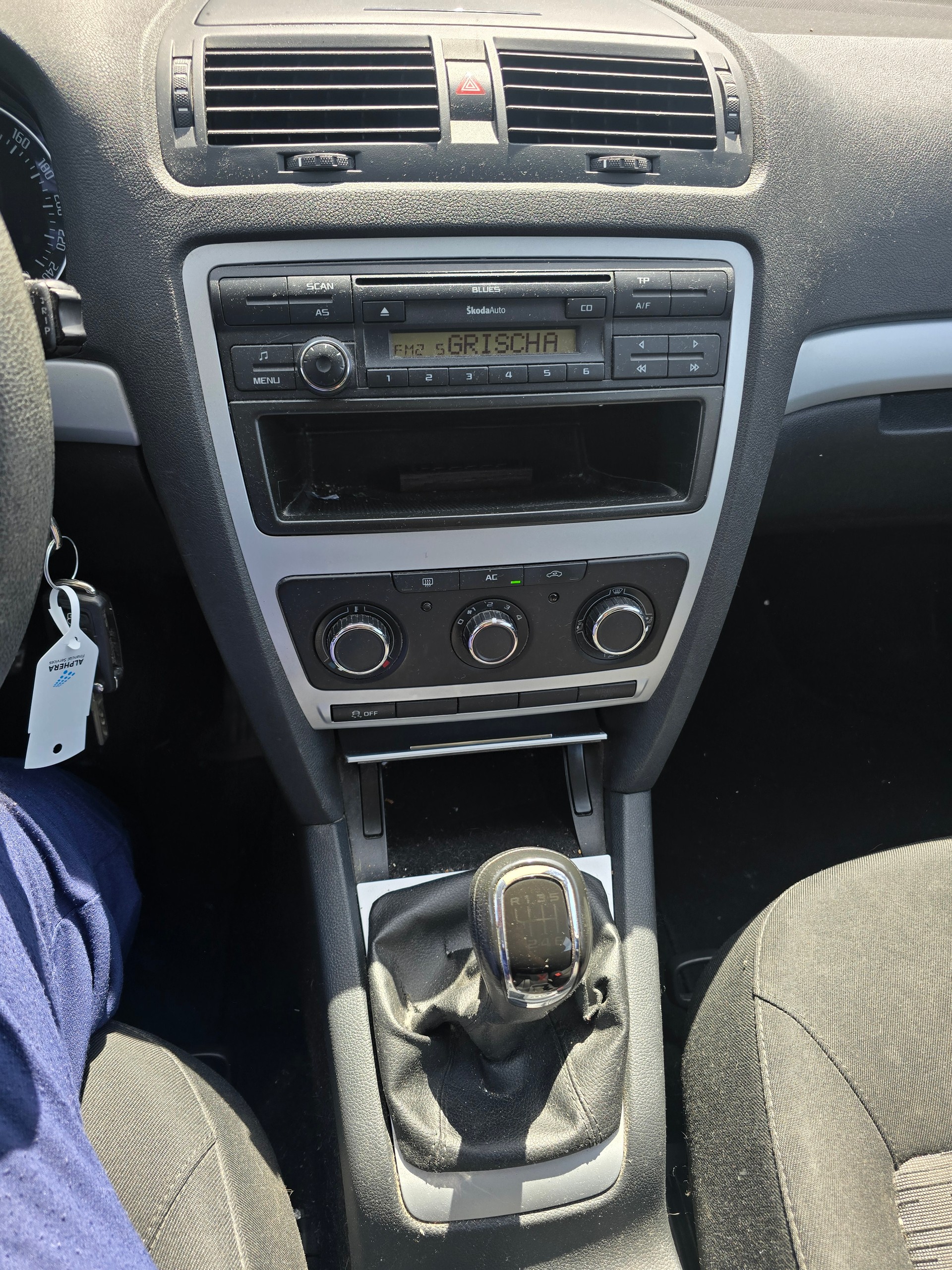 SKODA Octavia Combi 1.6 TDI-image-11