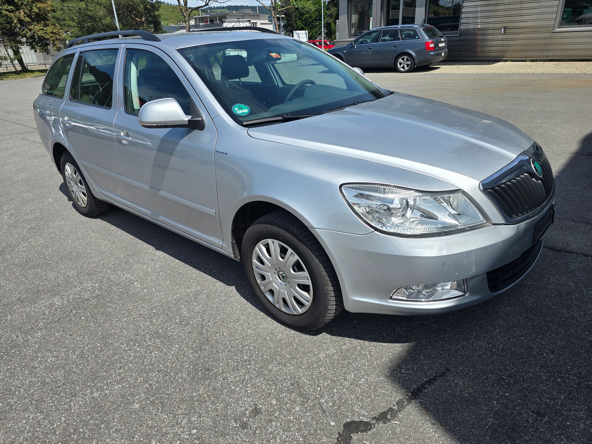 SKODA Octavia Combi 1.6 TDI-image-8